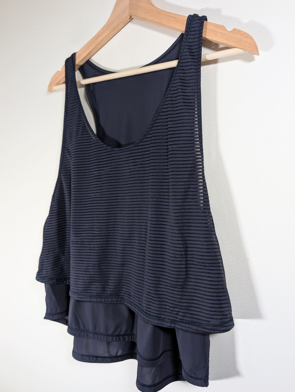 Lululemon lean in tank - appears 8/10