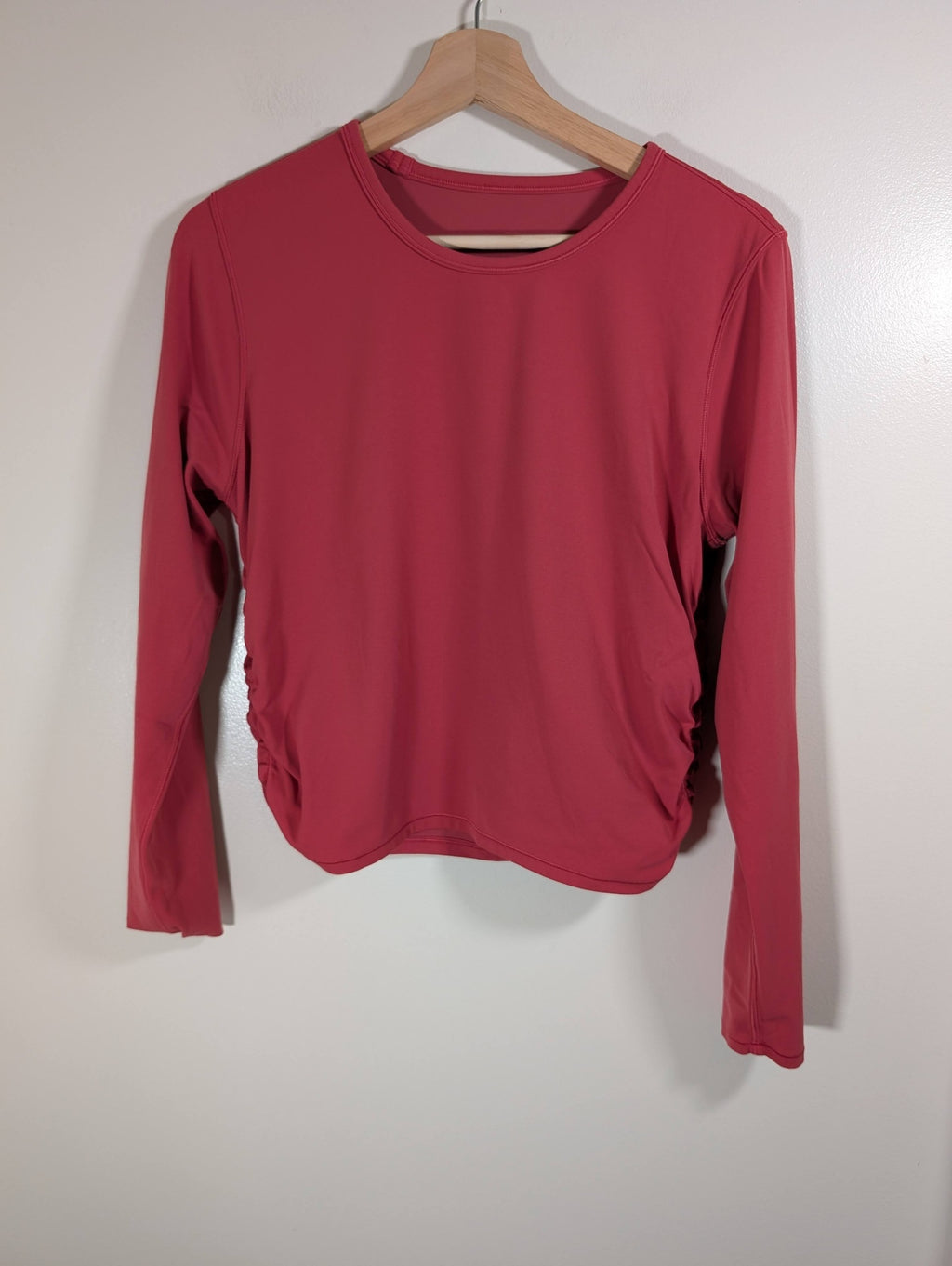 Lululemon long-sleeve - appears 8/10