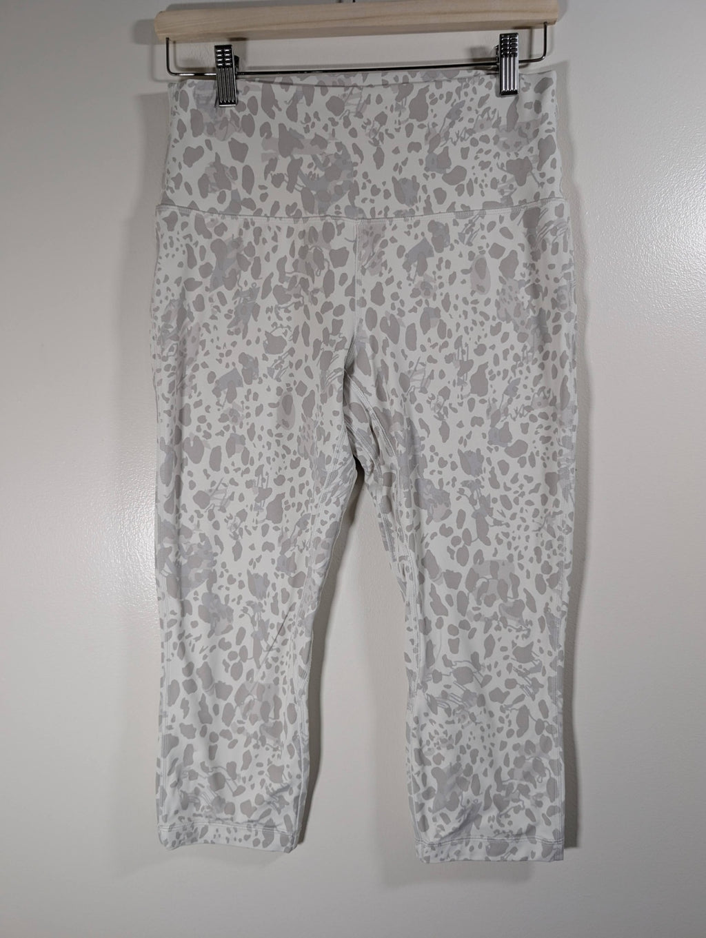 Lululemon align high rise crop - SZ 10