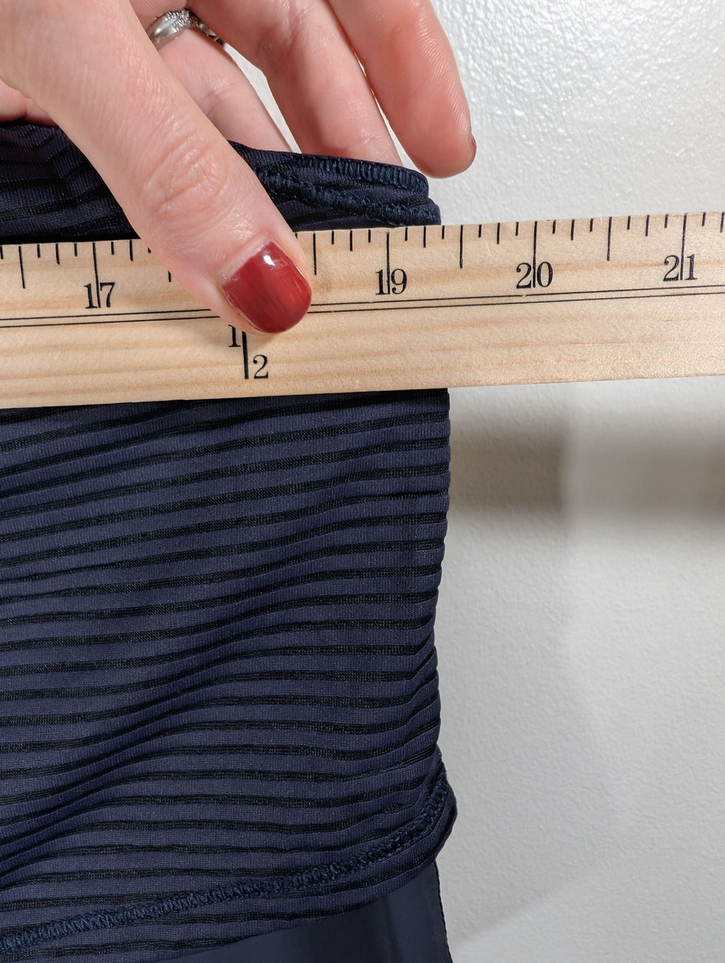 Lululemon lean in tank - appears 8/10