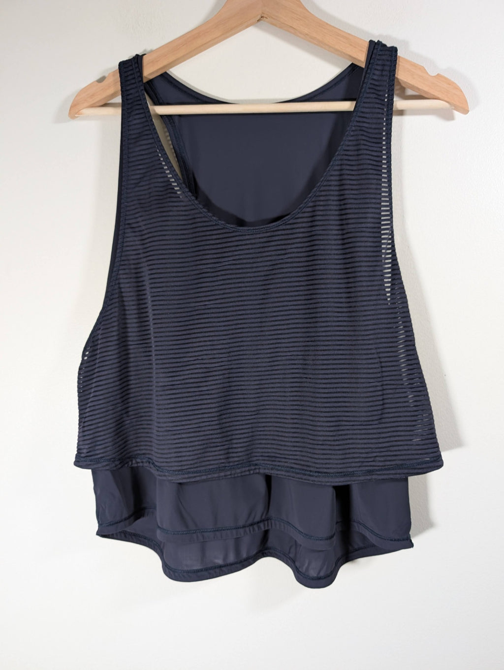 Lululemon lean in tank - appears 8/10