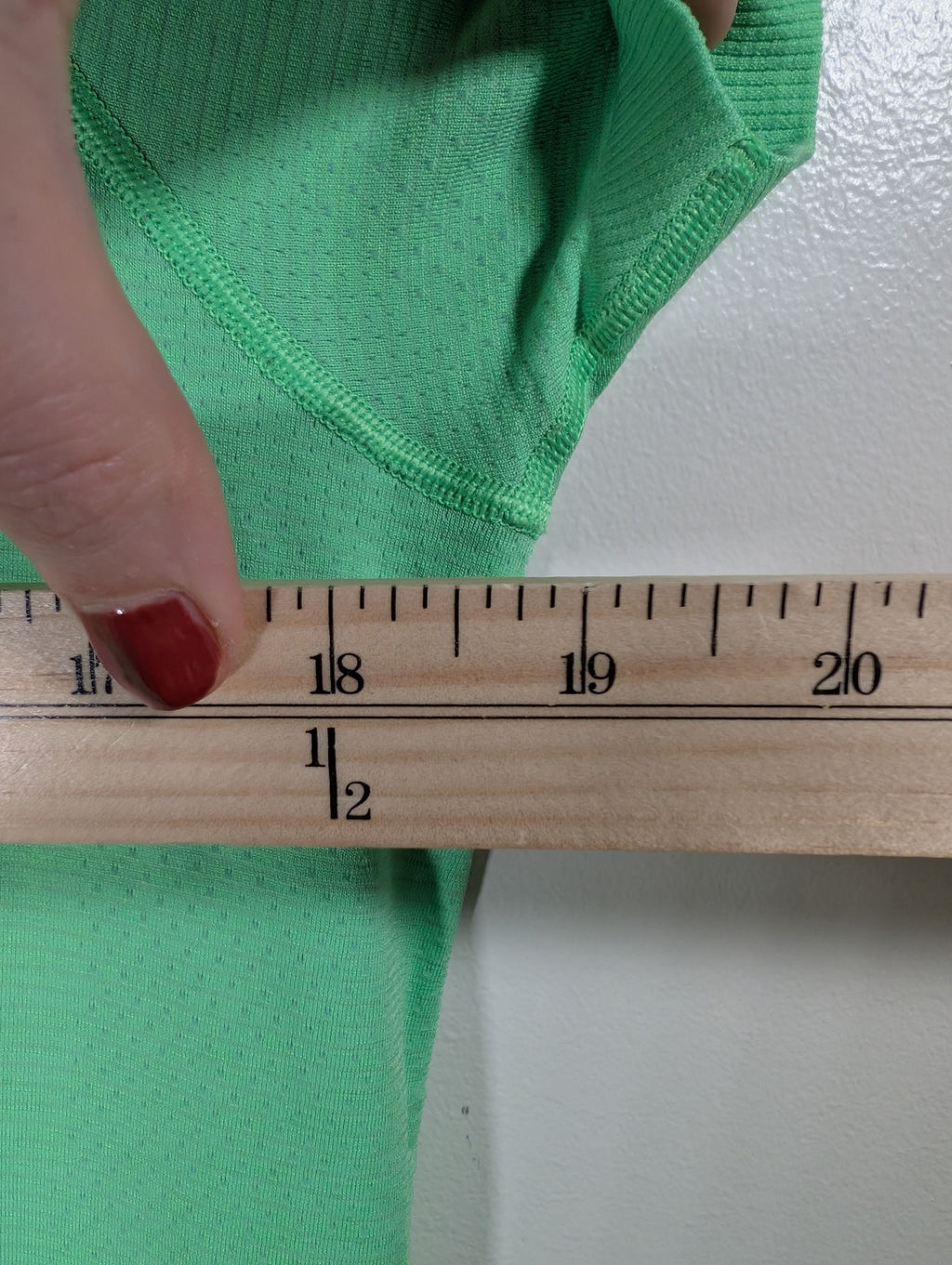 Lululemon swiftly tech tee - appears 8/10