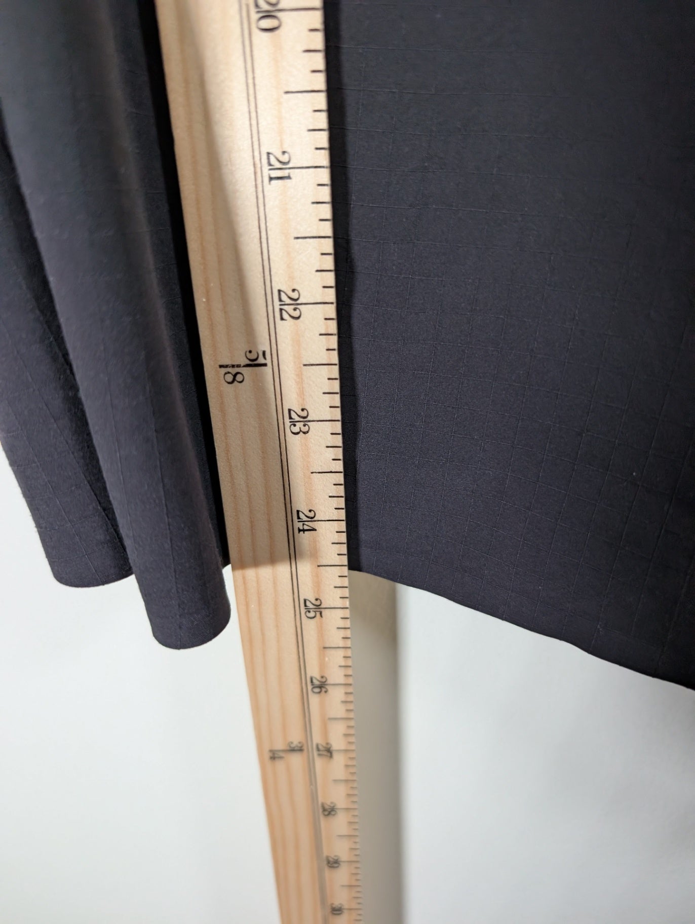 Lululemon black tank - appears 8/10