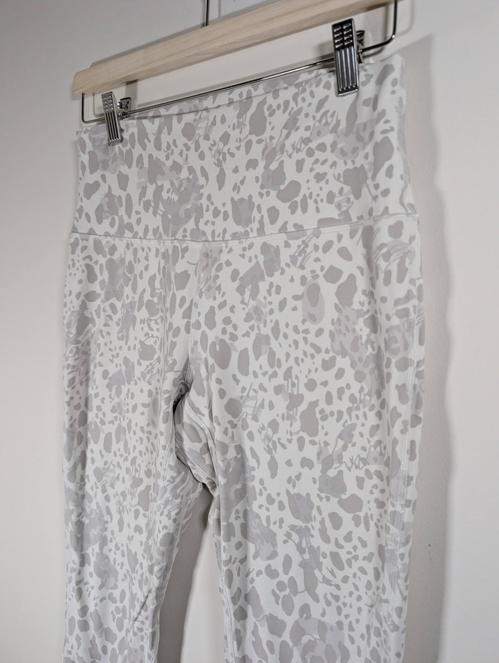 Lululemon align high rise crop - SZ 10