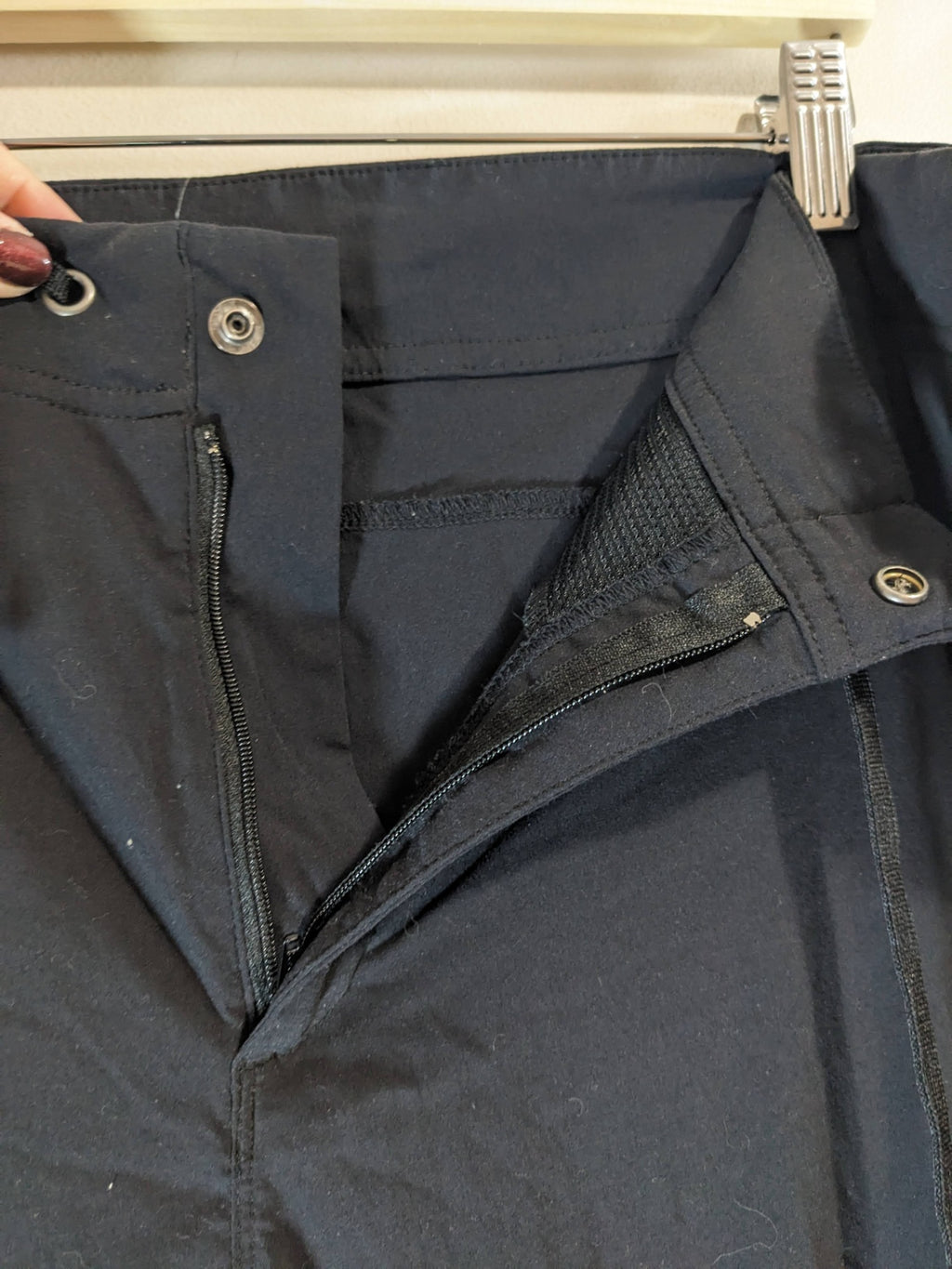 Columbia omni-shield pants - 24