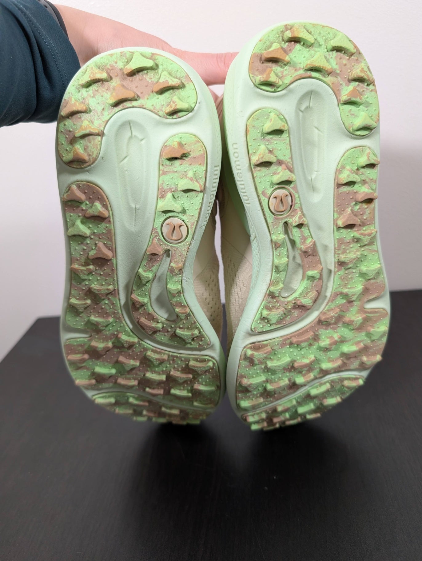 Lululemon beyond free trailrunning shoe - SZ 7.5