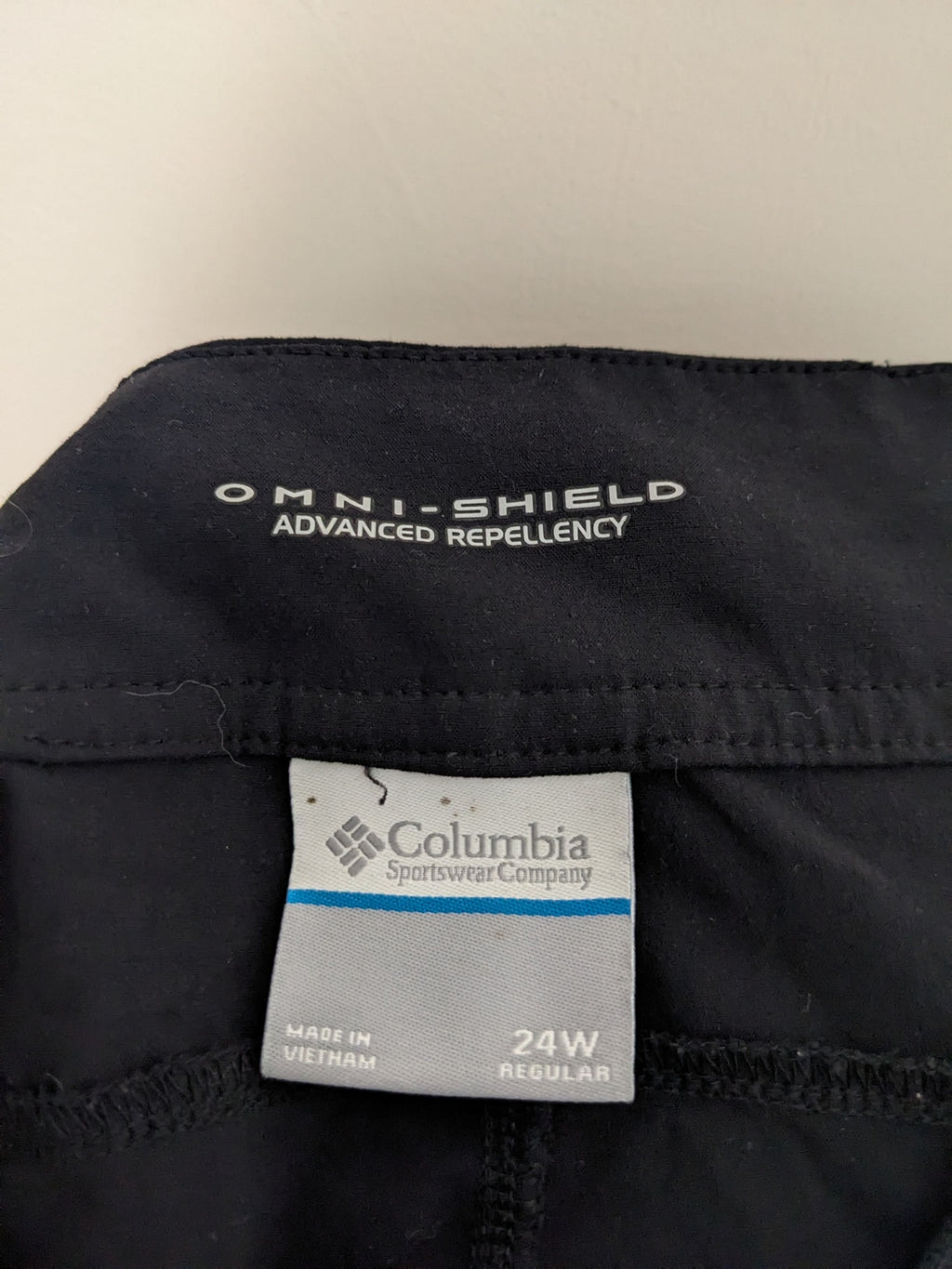 Columbia omni-shield pants - 24