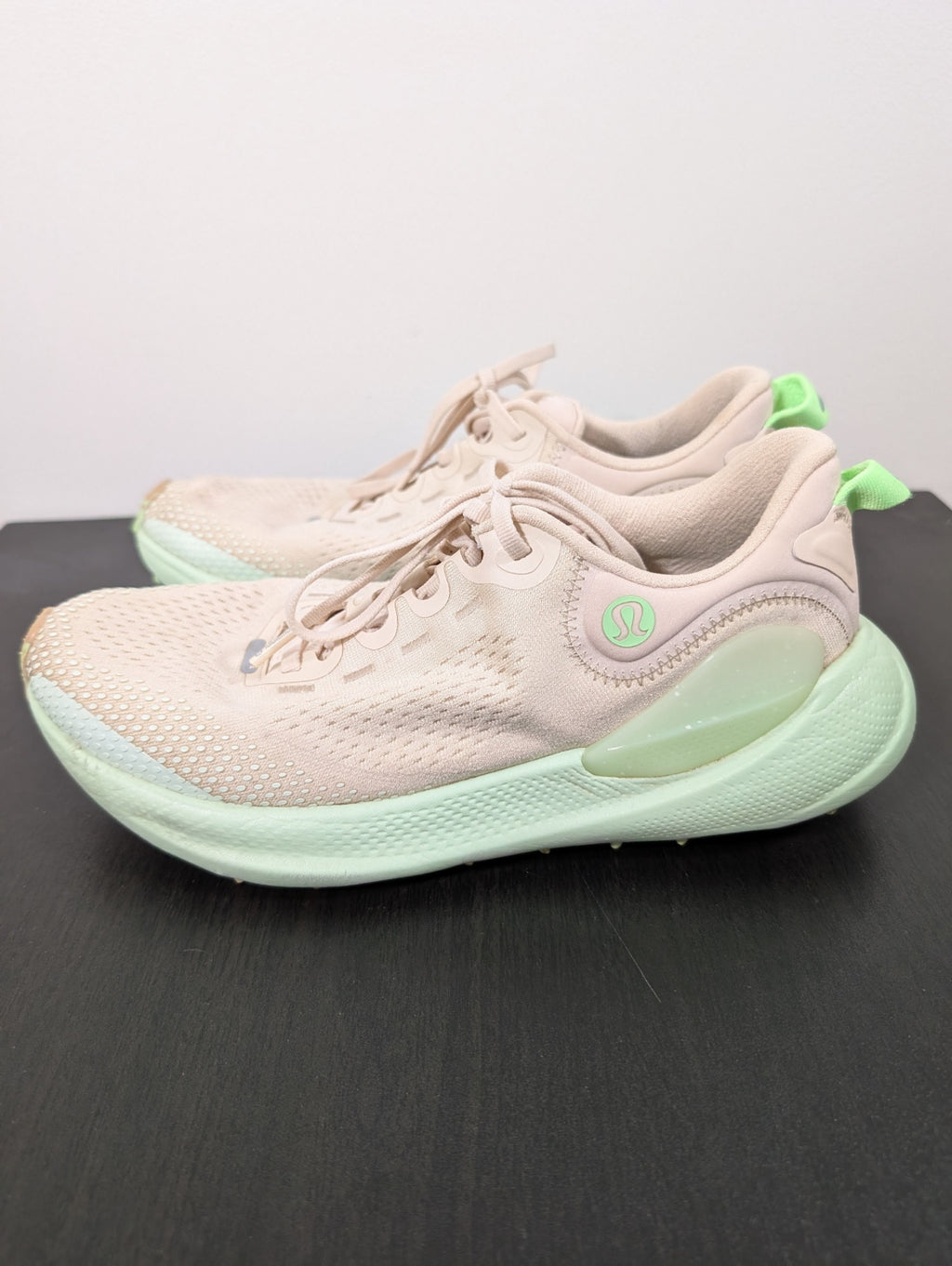 Lululemon beyond free trailrunning shoe - SZ 7.5