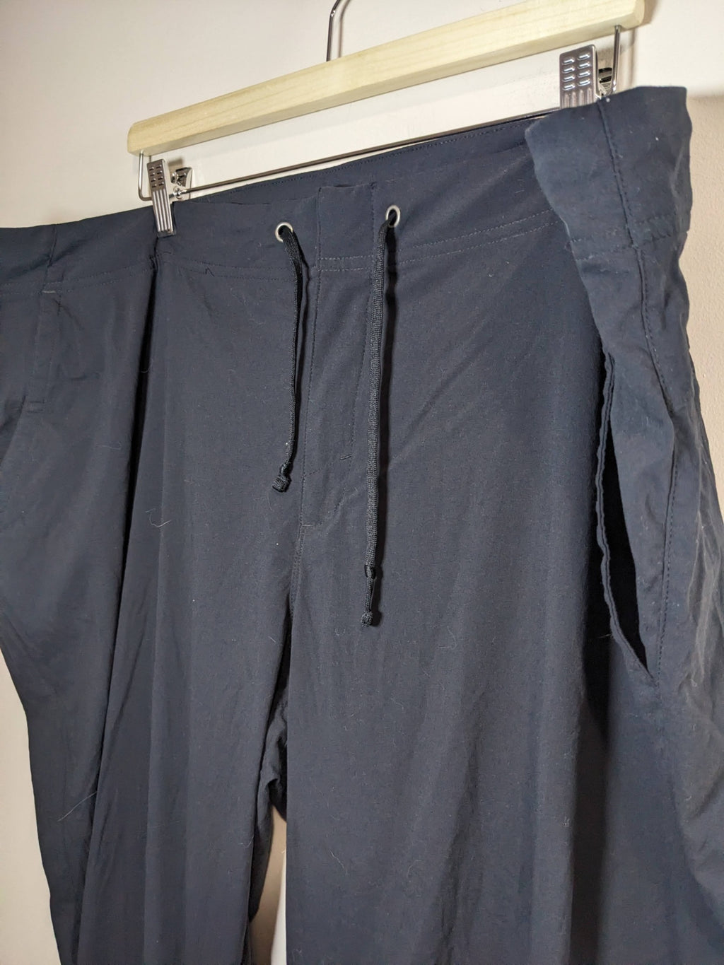 Columbia omni-shield pants - 24