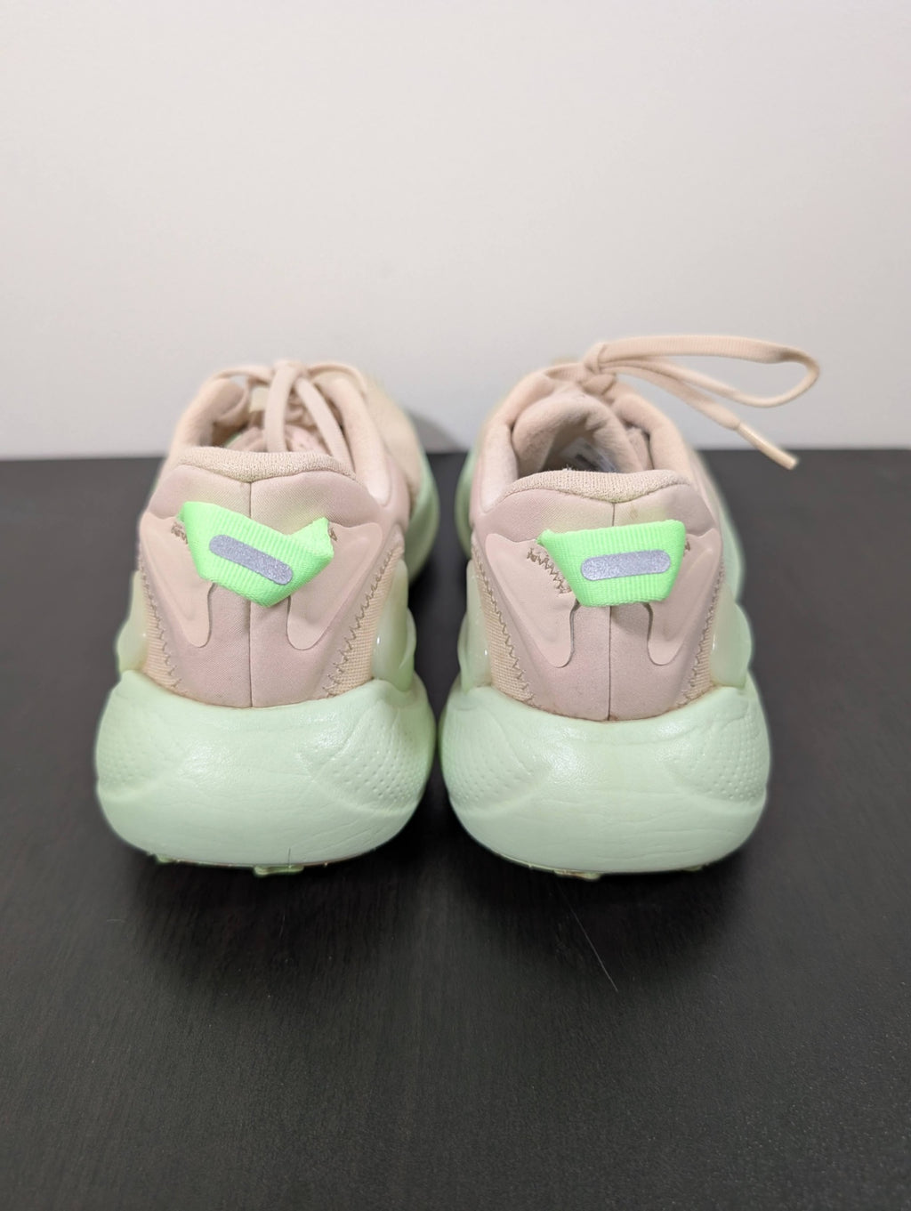 Lululemon beyond free trailrunning shoe - SZ 7.5