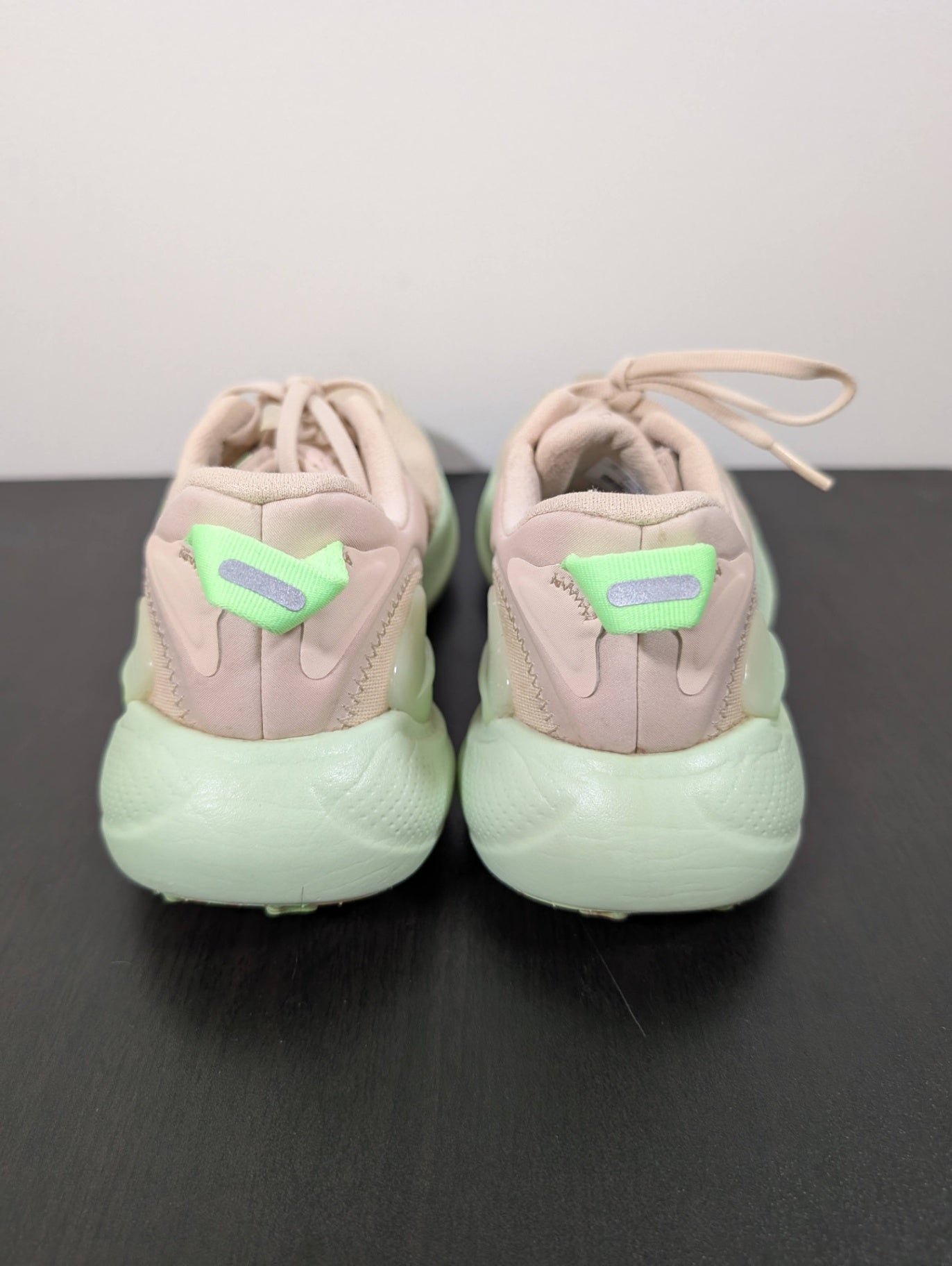 Lululemon beyond free trailrunning shoe - SZ 7.5