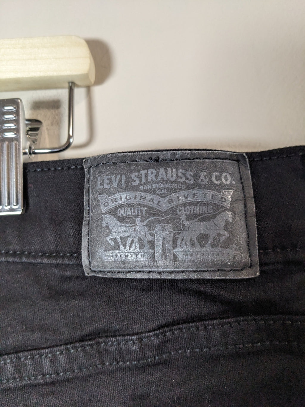 Levi's Black Denim Jeans - 24