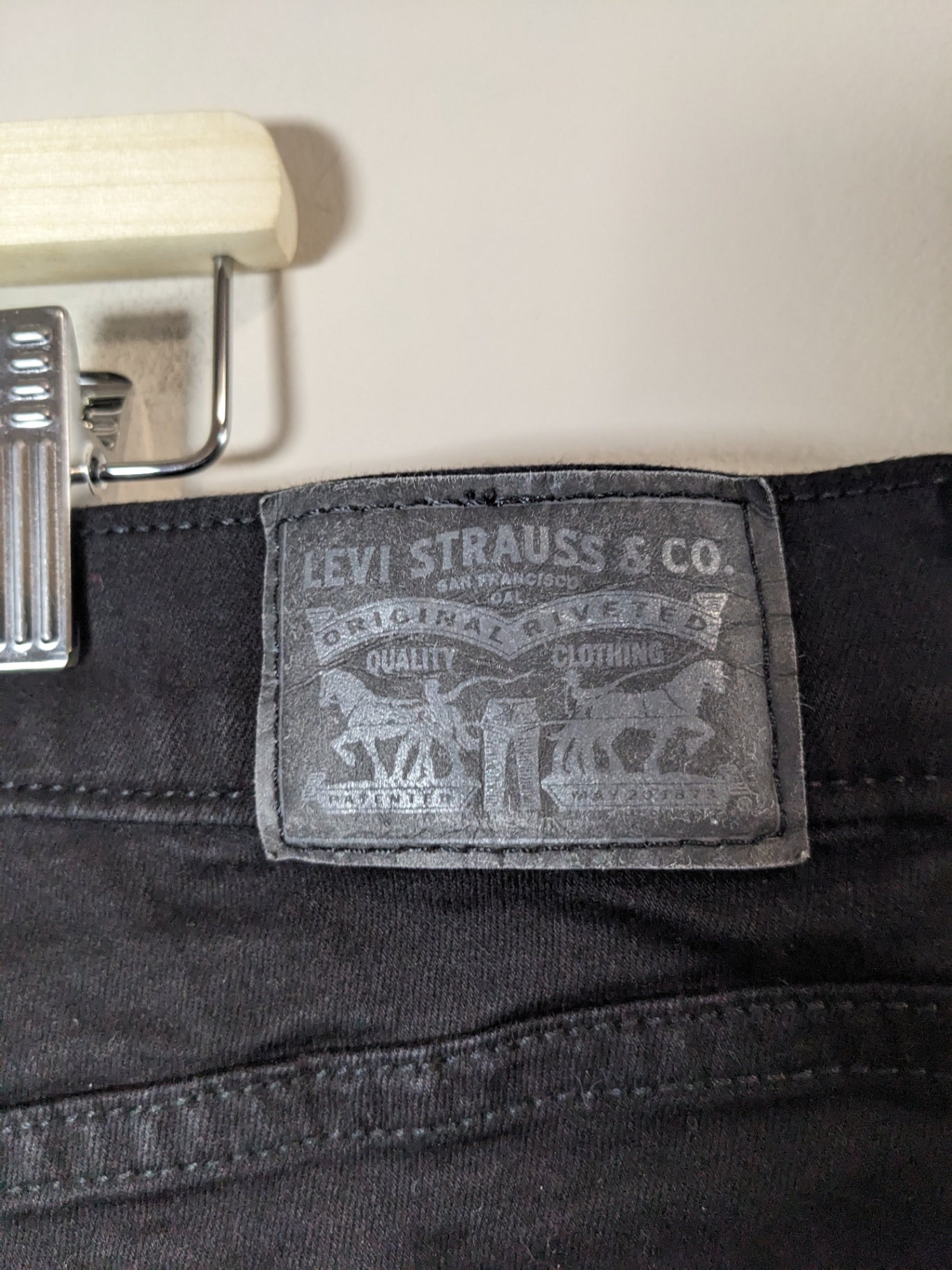 Levi's Black Denim Jeans - 24