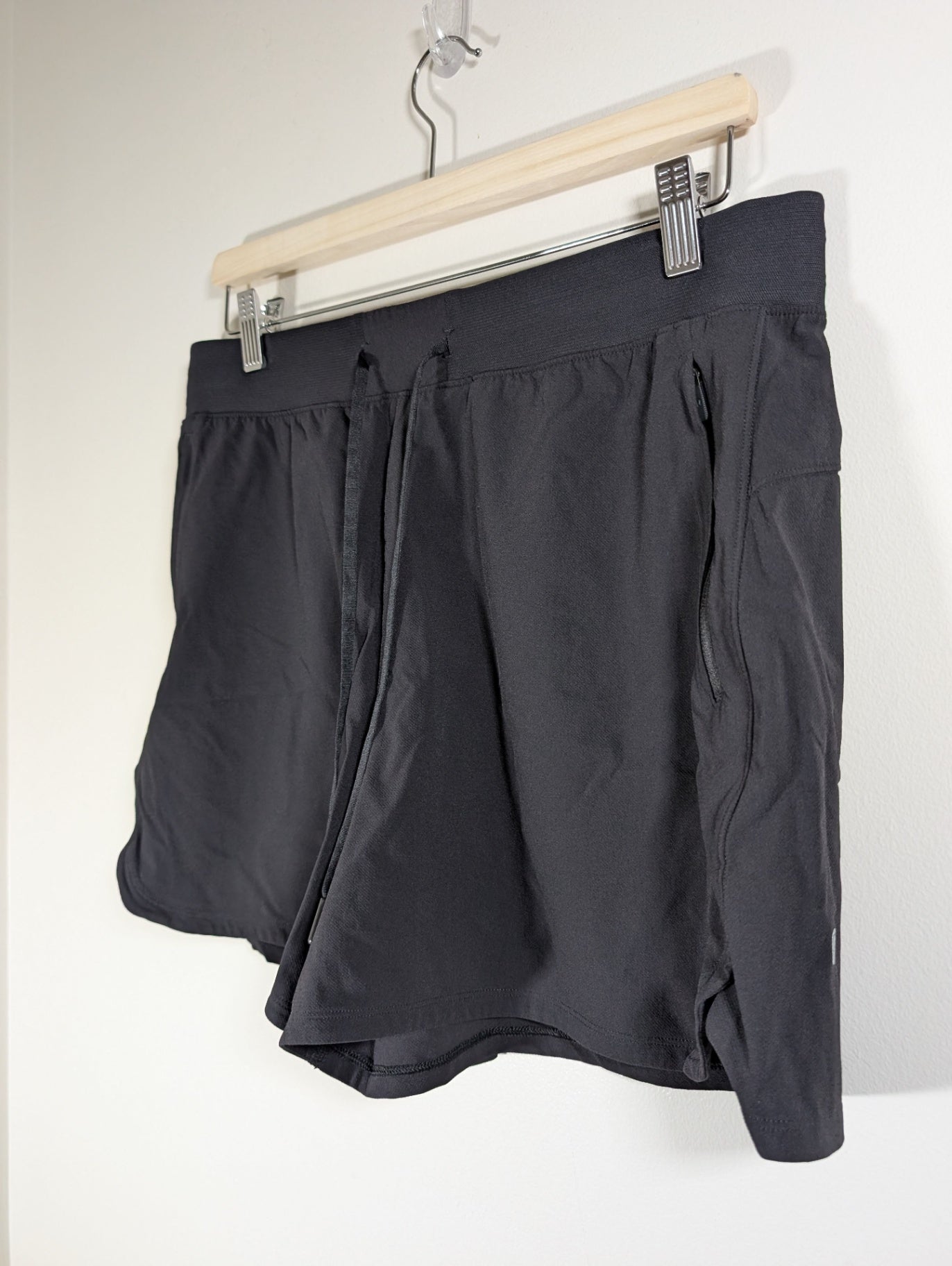 Lululemon black shorts - SZ 10