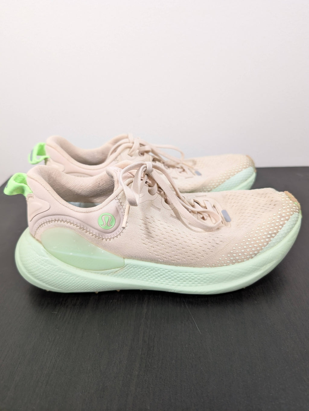 Lululemon beyond free trailrunning shoe - SZ 7.5