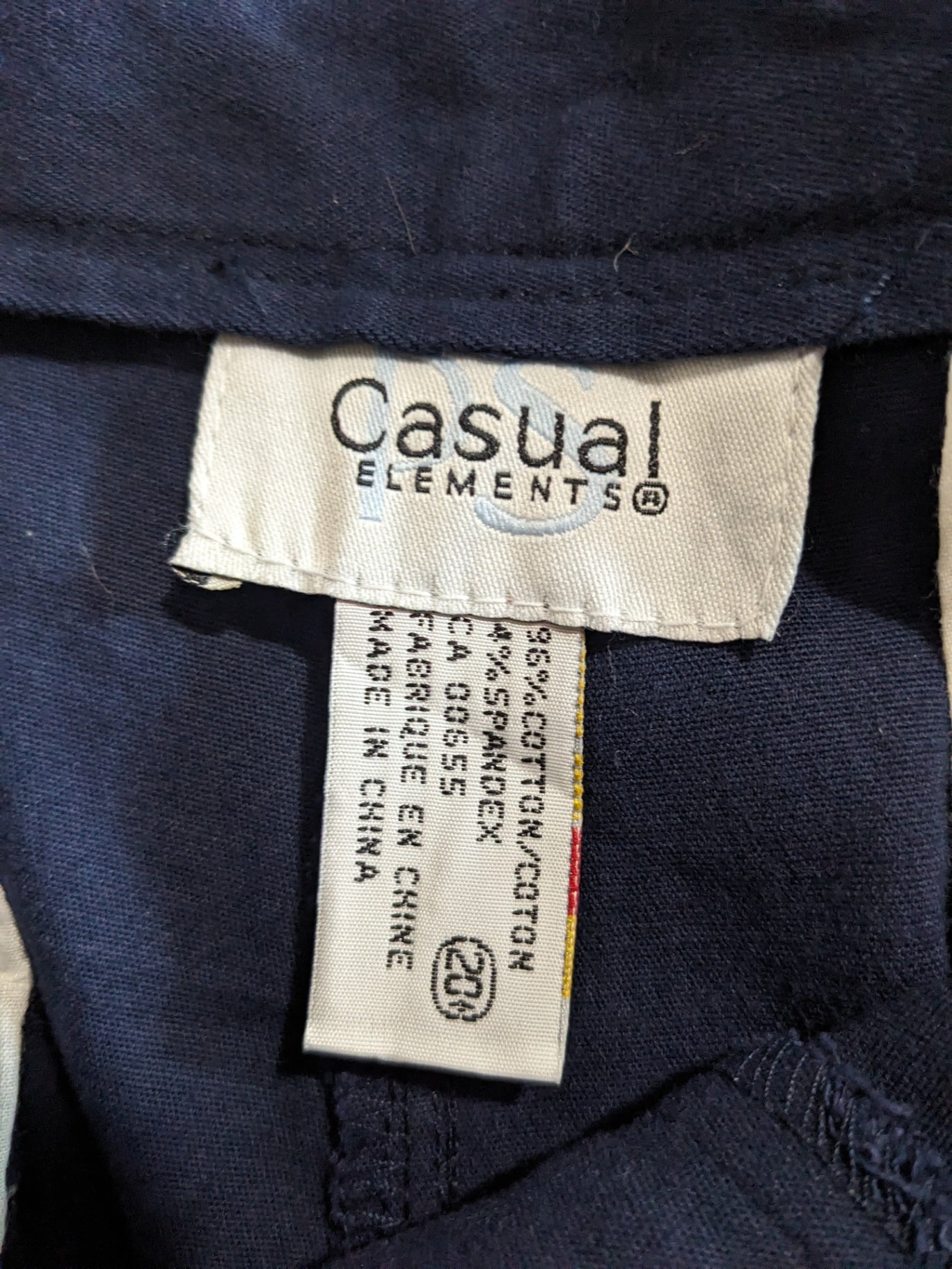 Casual Elements Navy Capris - SZ 20