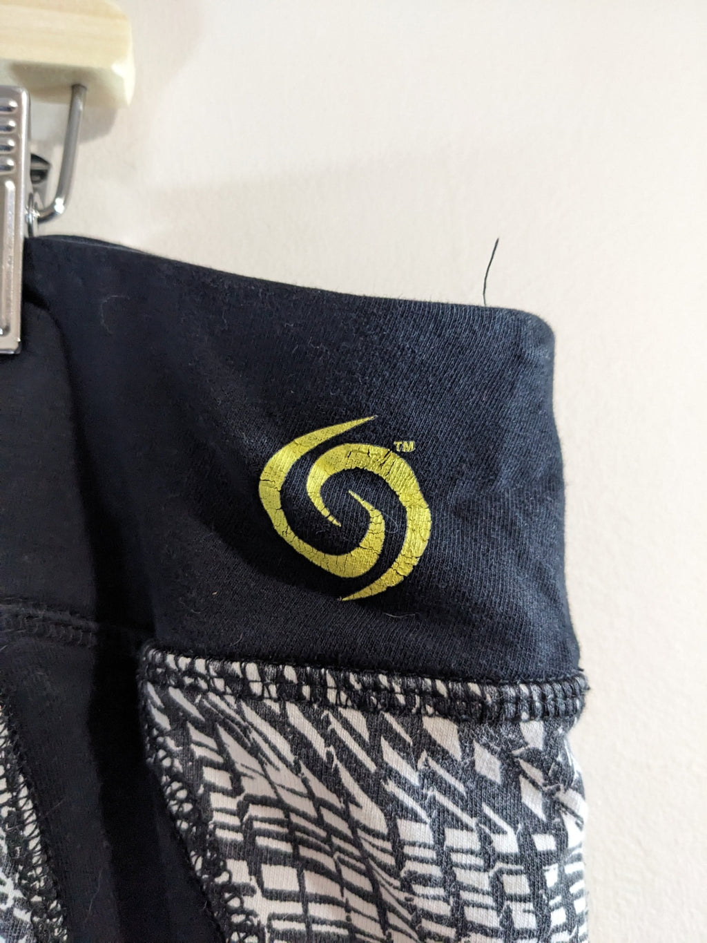 Active Zone Capri Leggings - 4XL