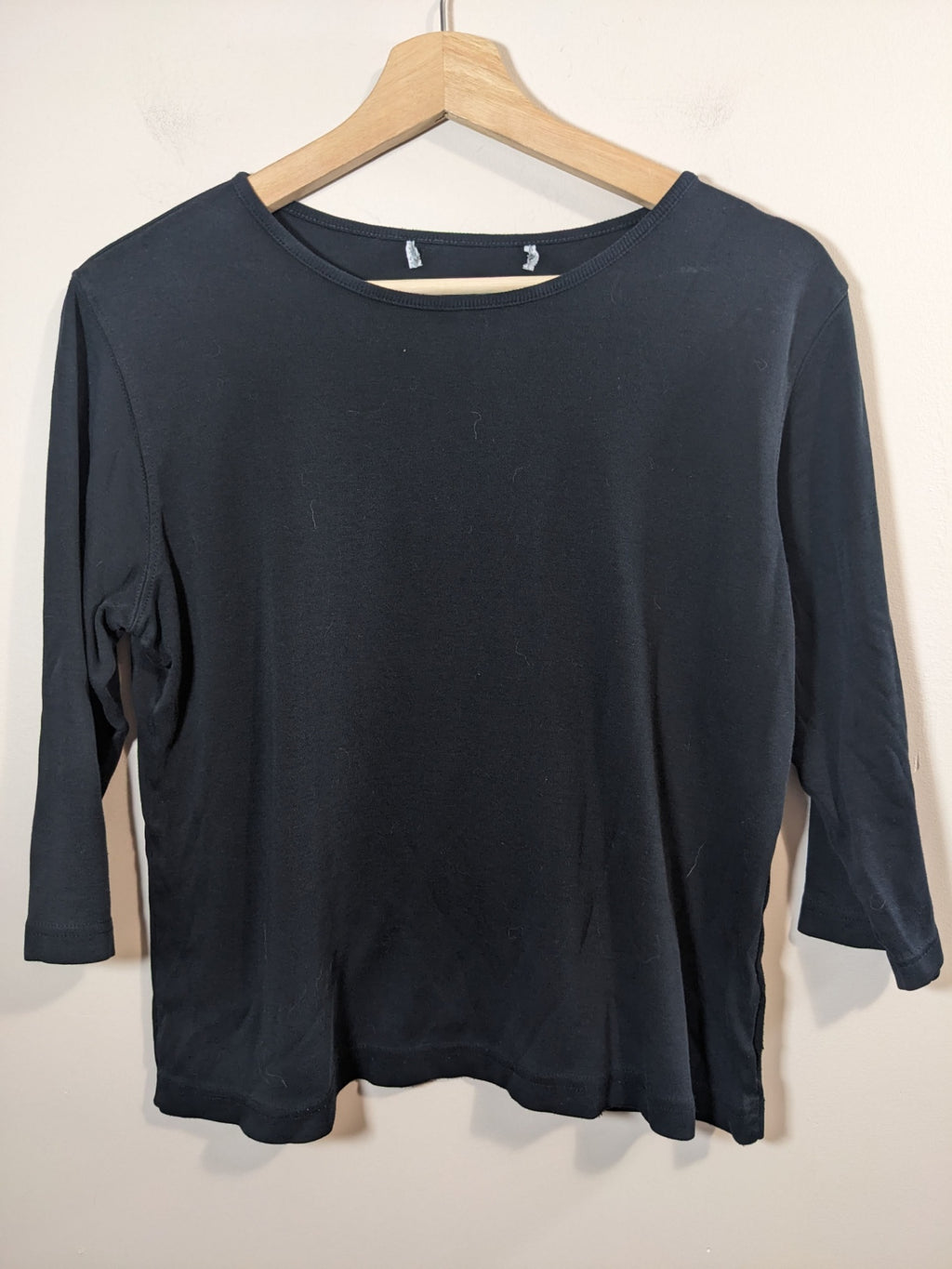 no label black 3/4 length shirt - appears medium