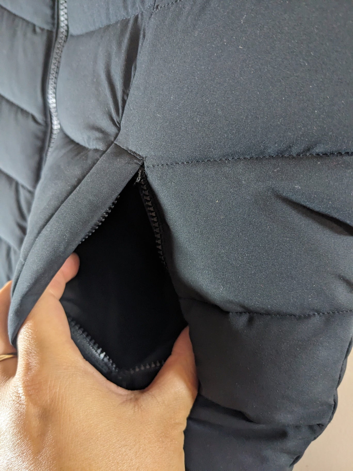 Windriver Black Puffer Vest- M