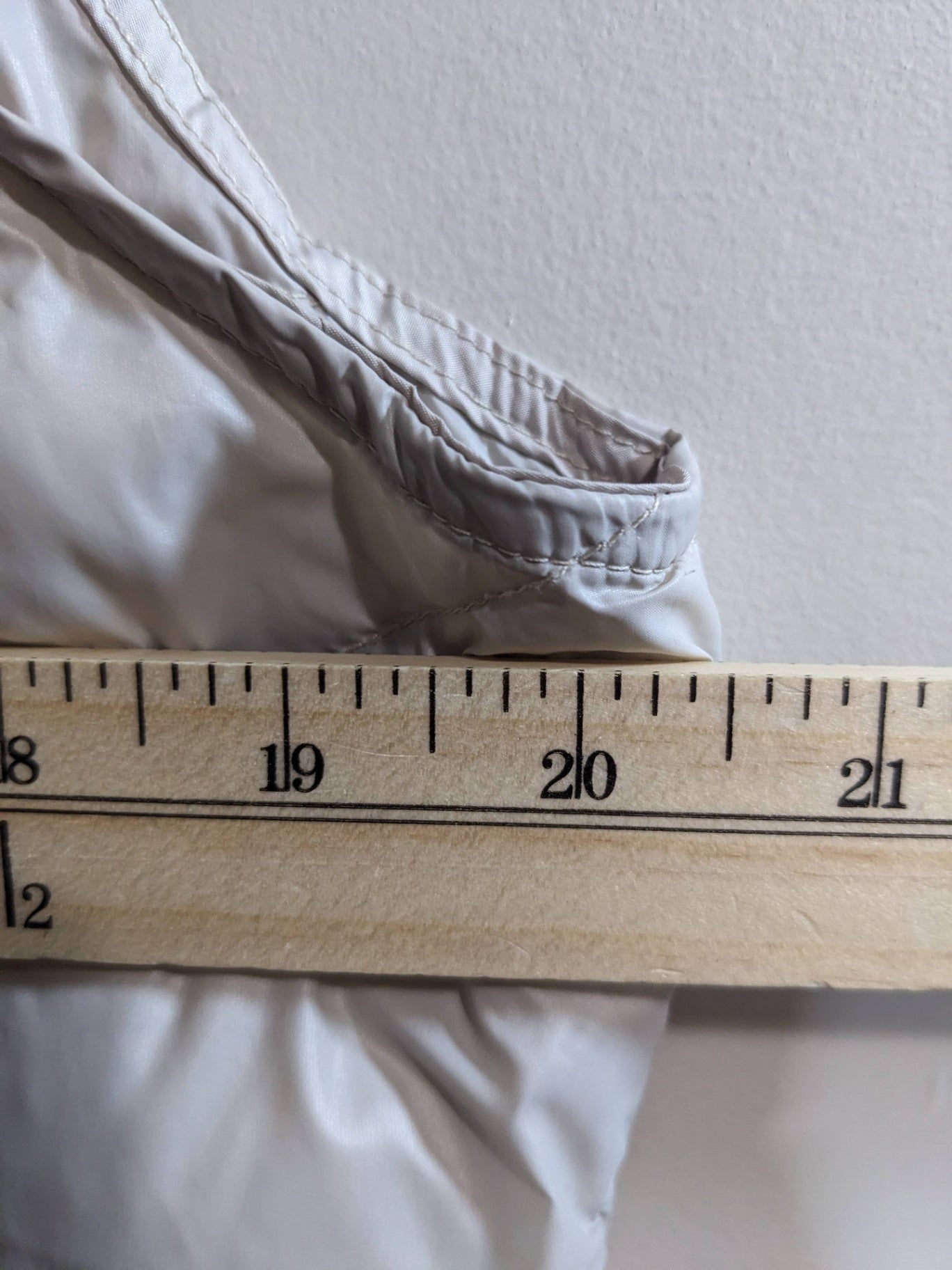 Lolë Puffer Vest - L