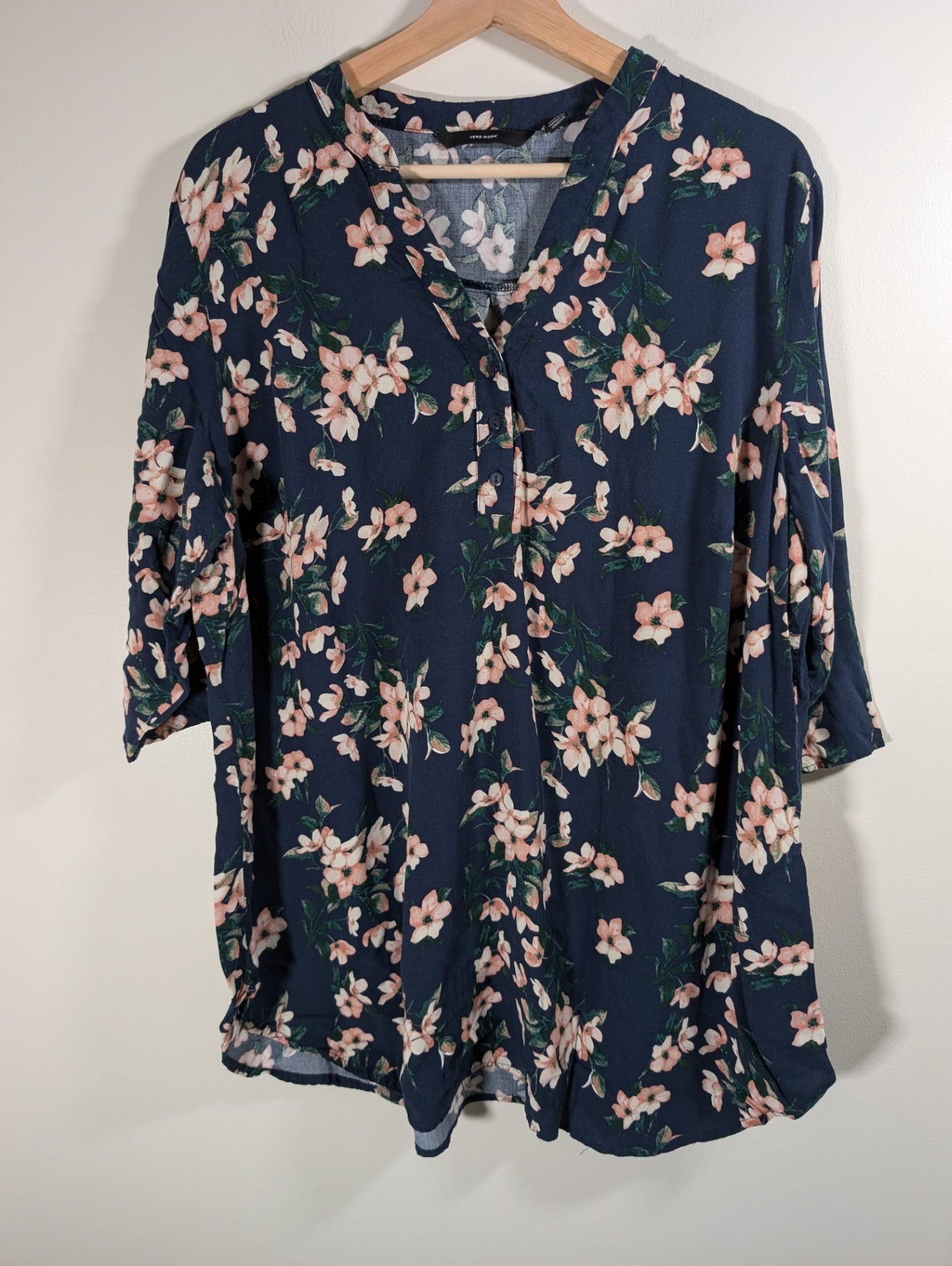 Vero Moda floral tunic top - SZ 22