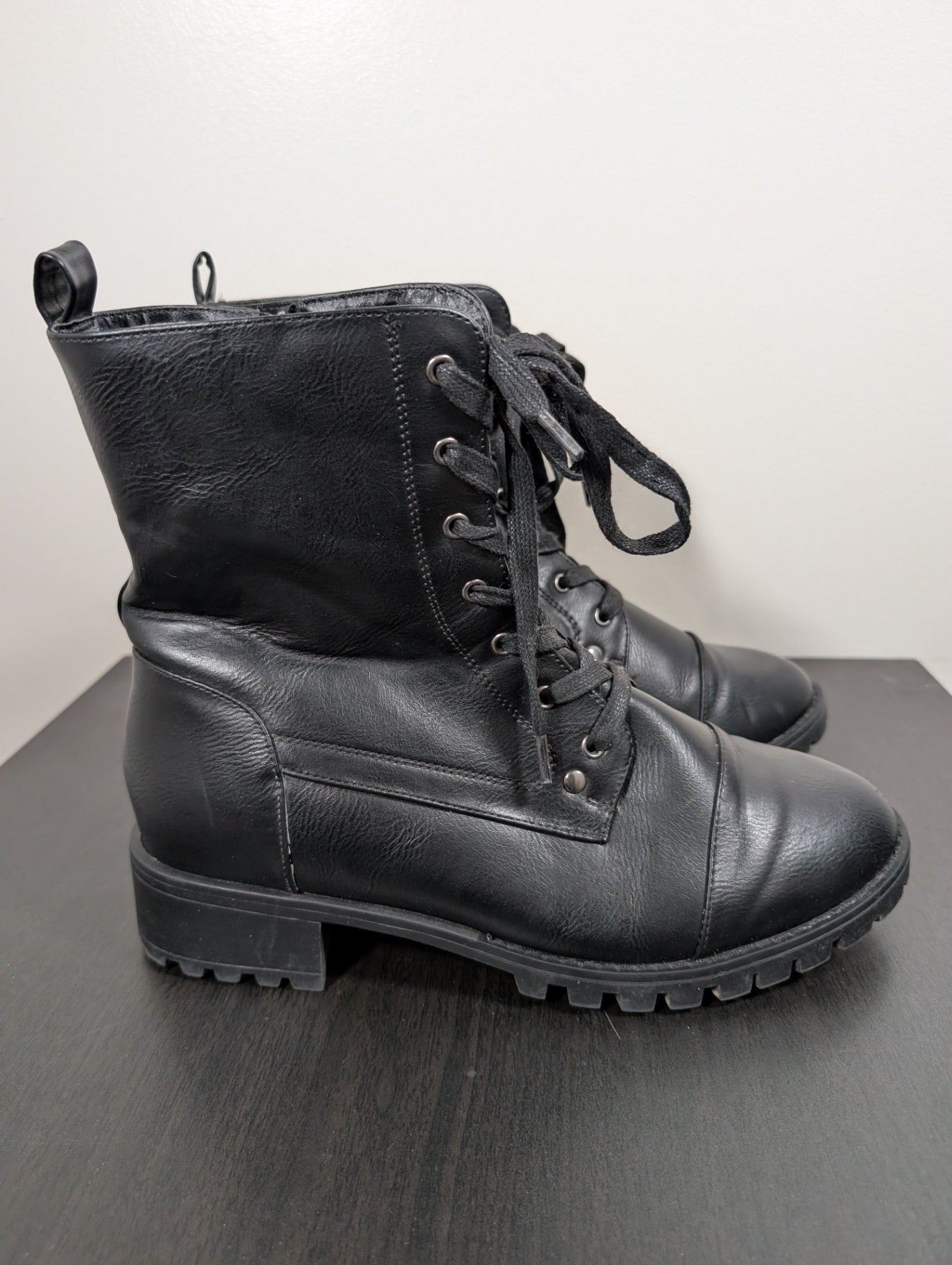 Black combat boots - SZ 10