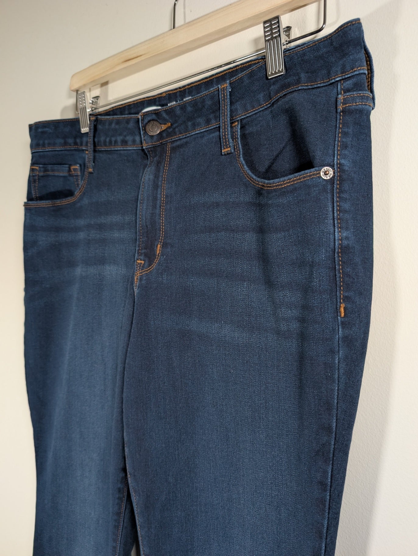 Old Navy kicker boot-cut mid-rise - SZ 16