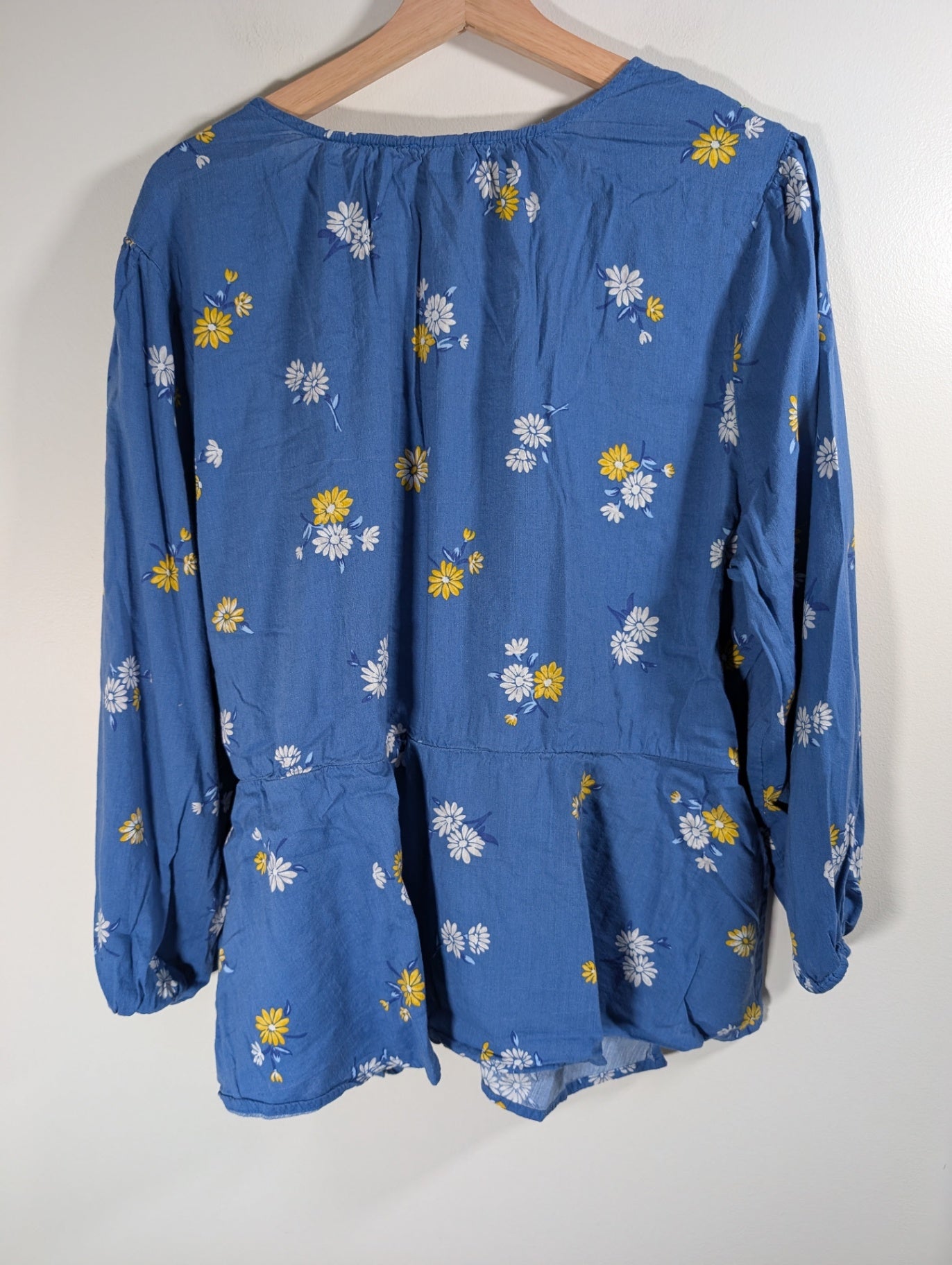 Old Navy floral wrap blouse - 2XL