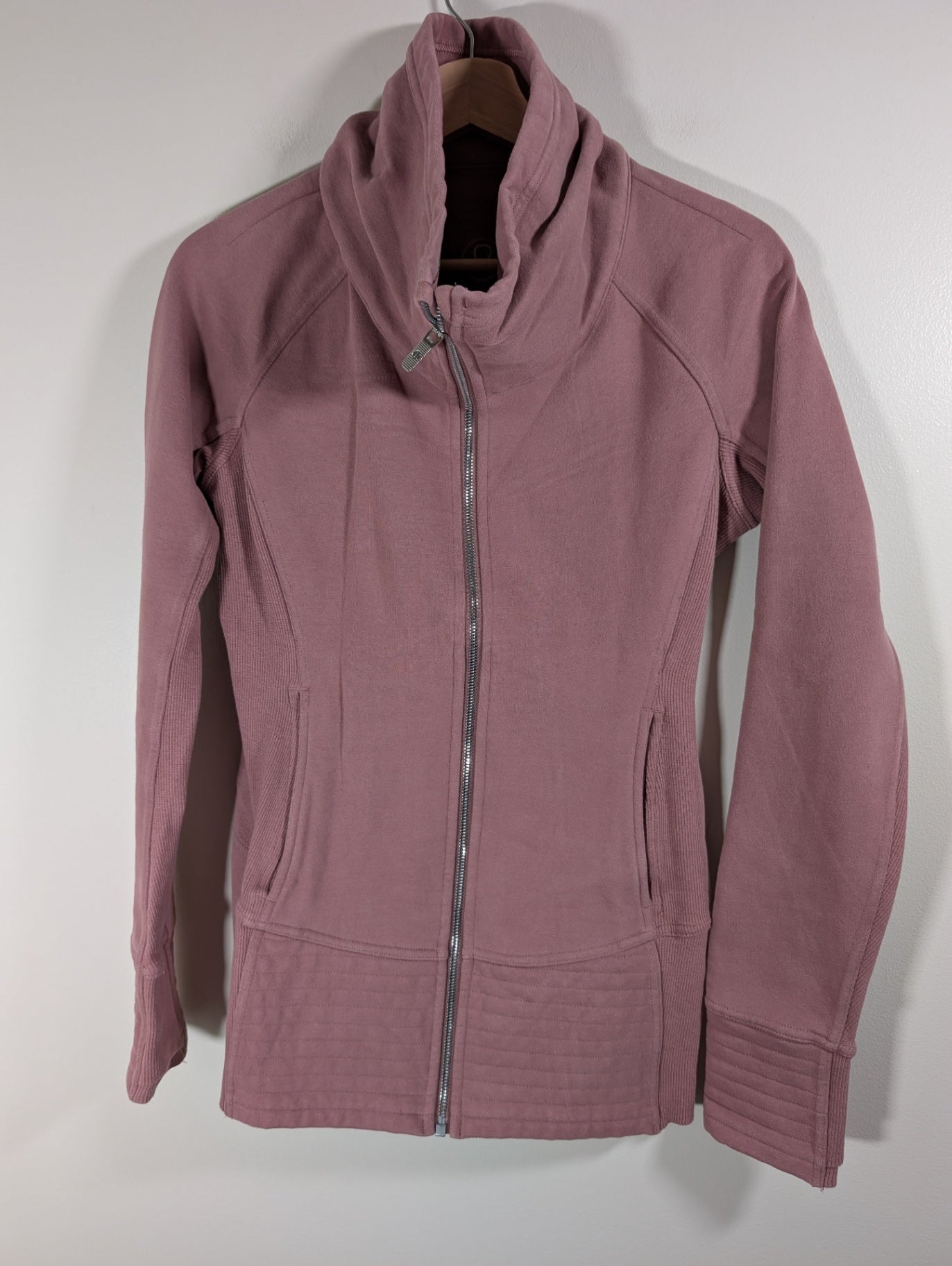 Lululemon radiant jacket II - SZ 6