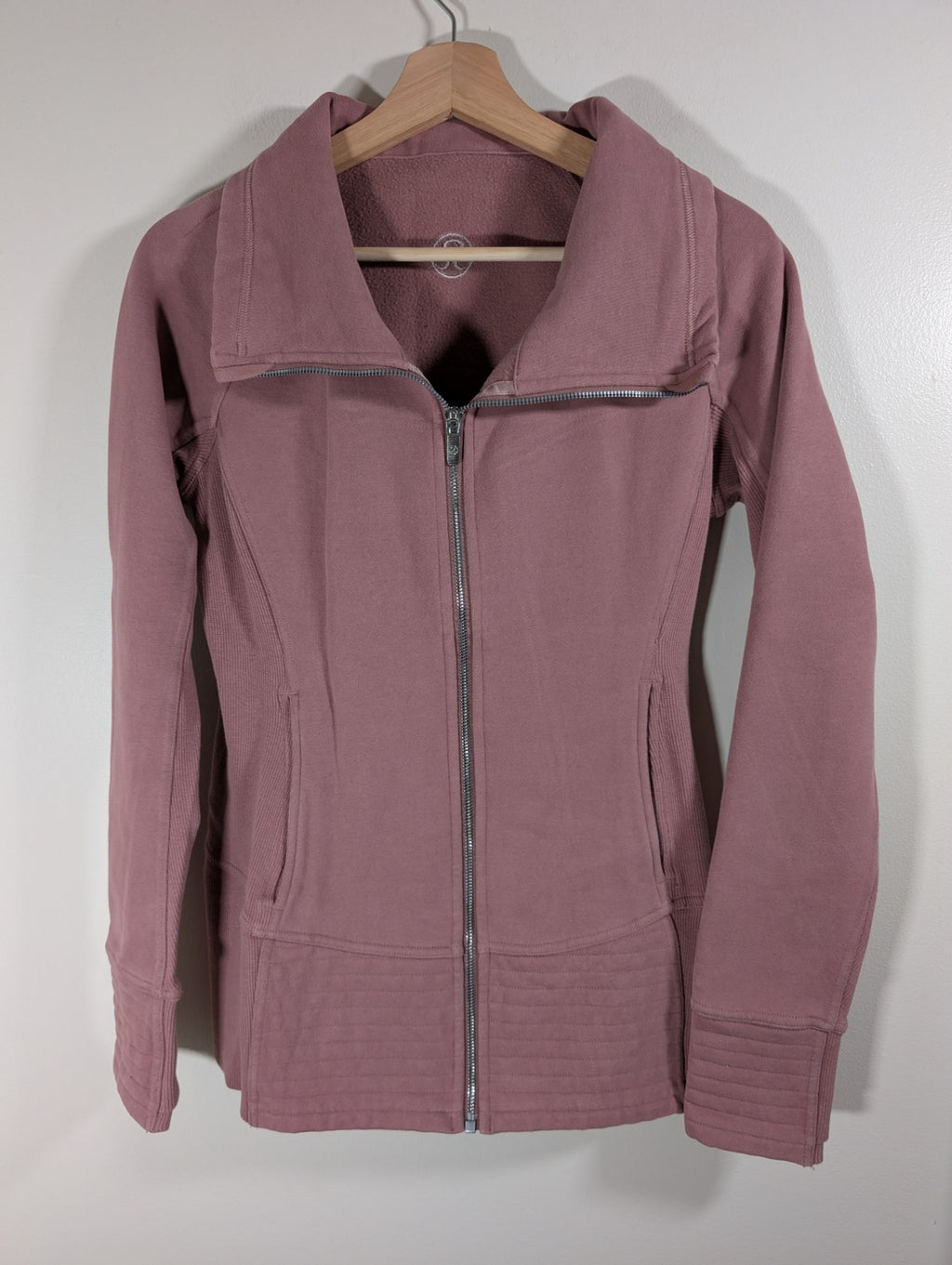 Lululemon radiant jacket II - SZ 6