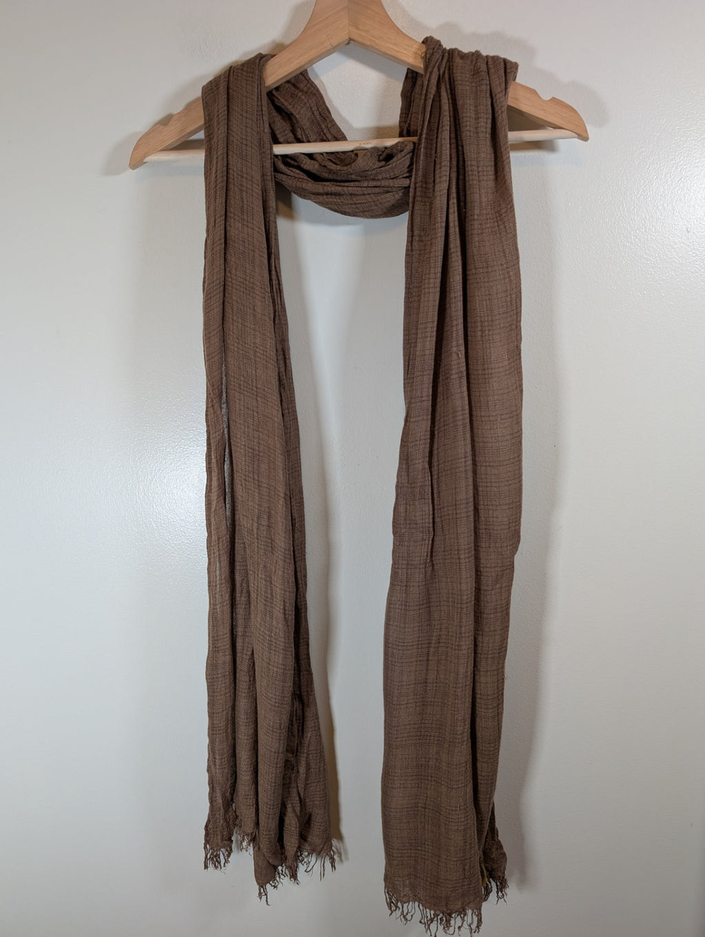 American Eagle brown scarf