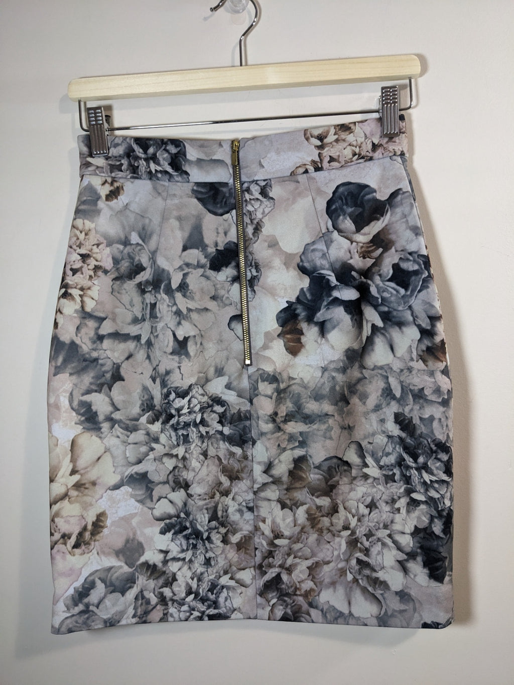 H&M Floral Skirt - SZ 6