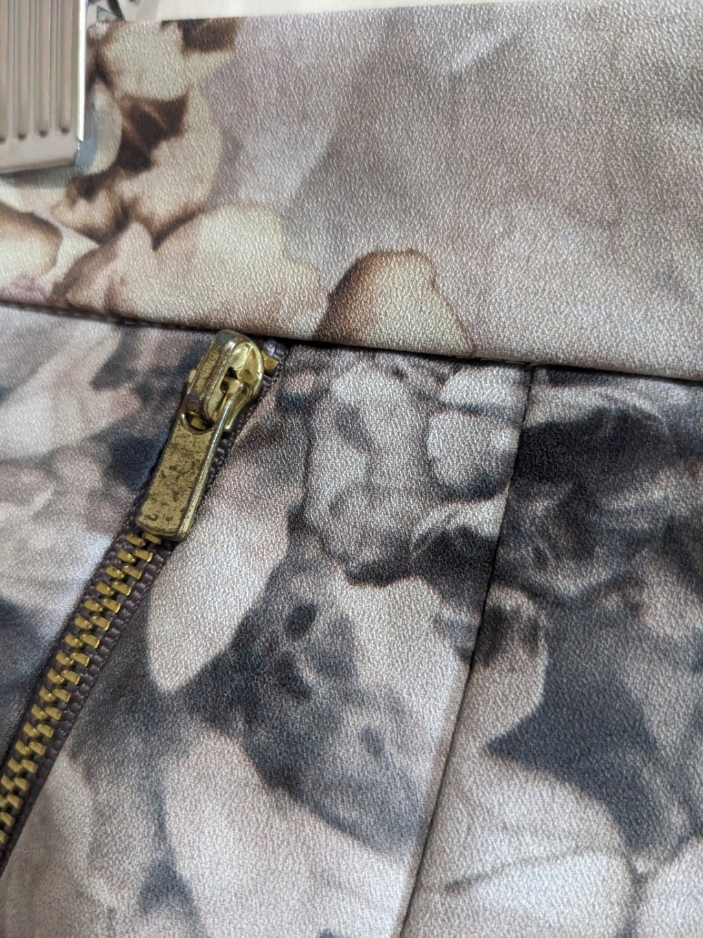 H&M Floral Skirt - SZ 6