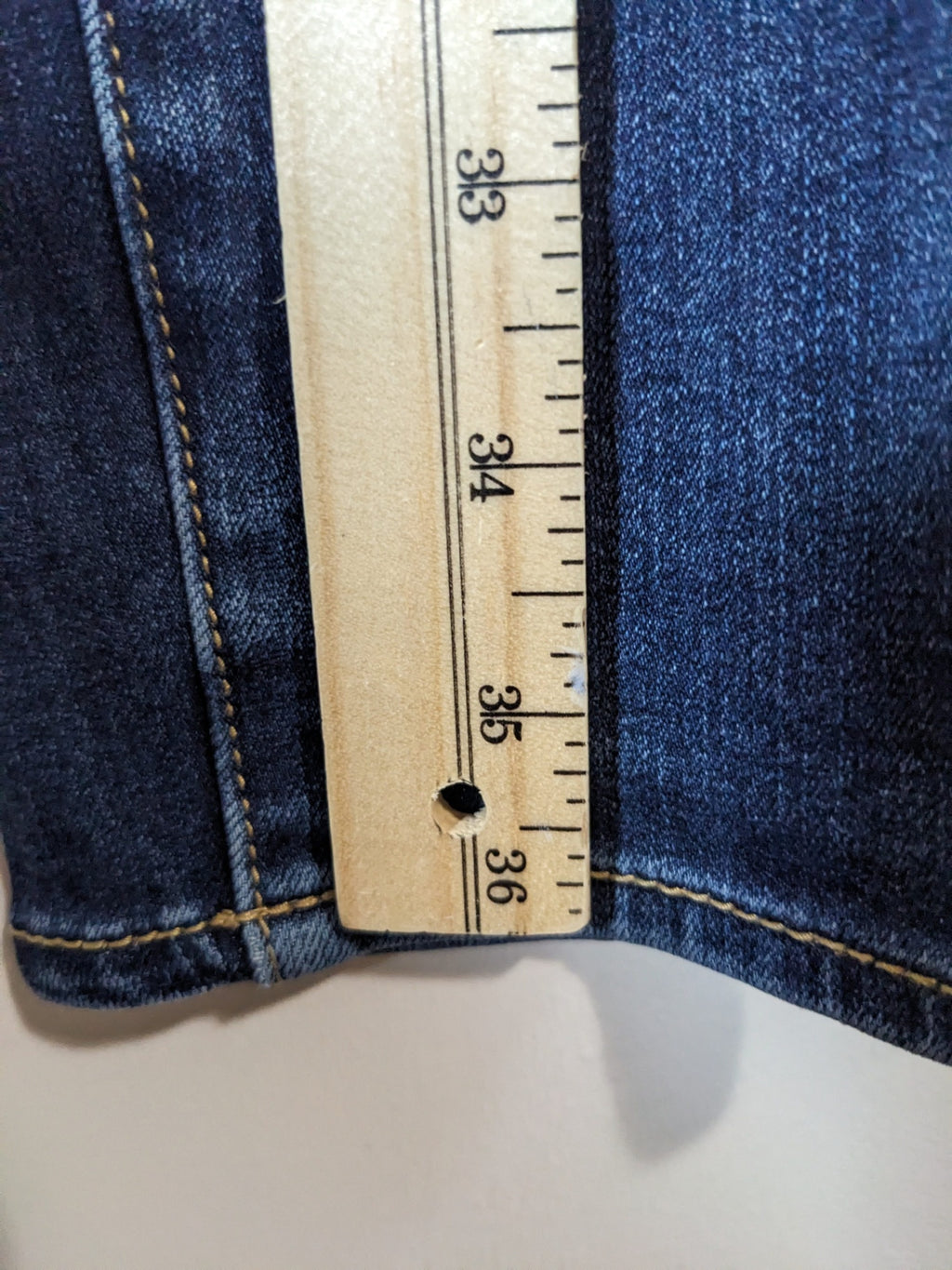 American Eagle Blue Jeans - SZ 4