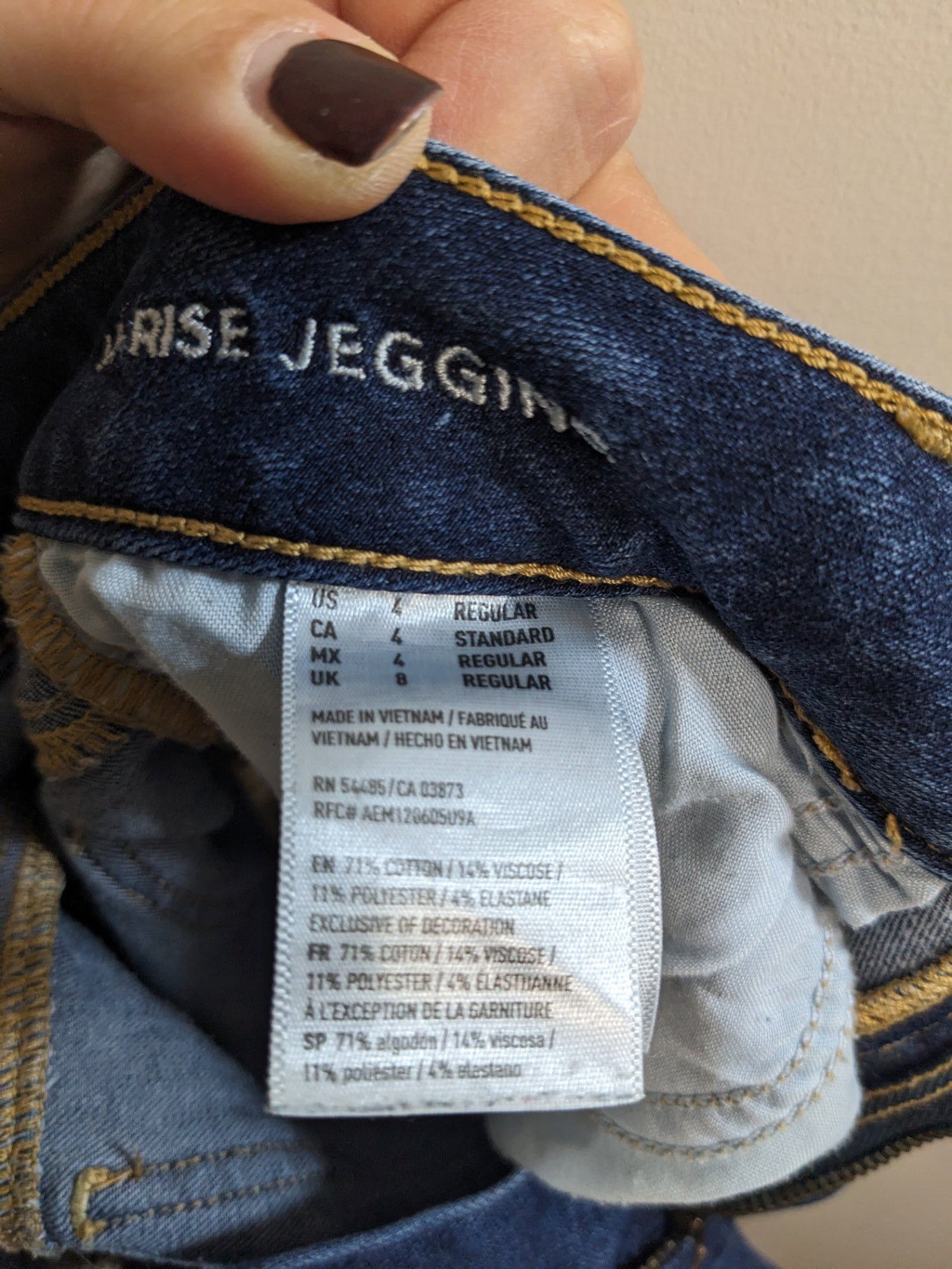 American Eagle Blue Jeans - SZ 4