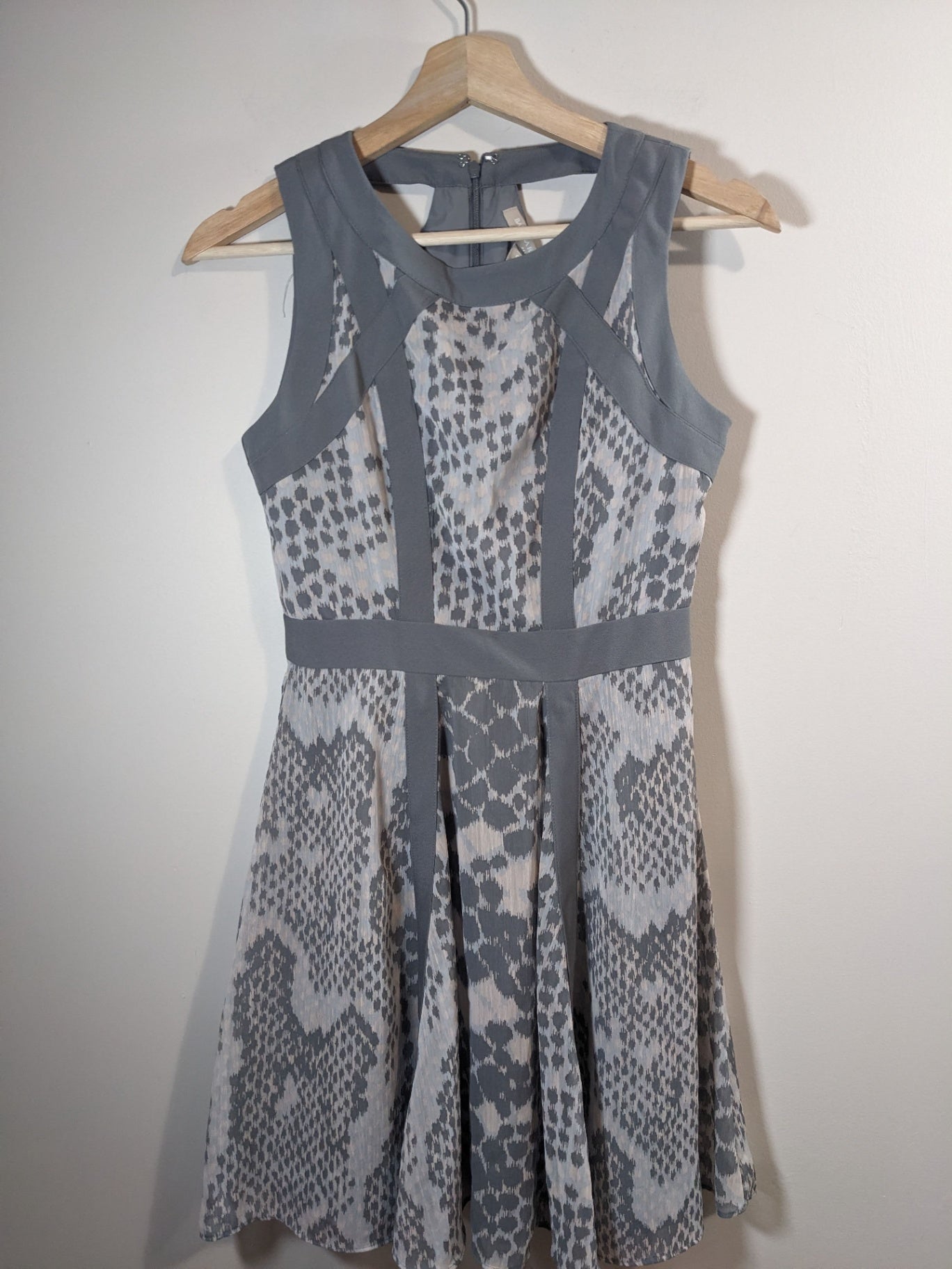 NWT Banana Republic Grey Dress - SZ 0