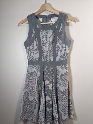 NWT Banana Republic Grey Dress - SZ 0