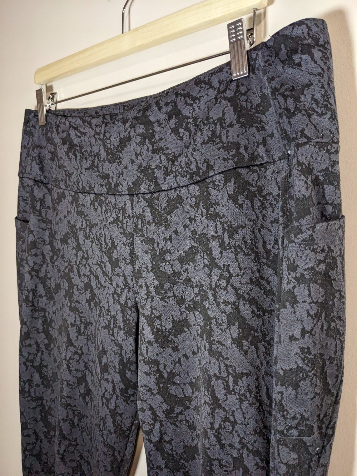 Grey & Black Leggings - XL