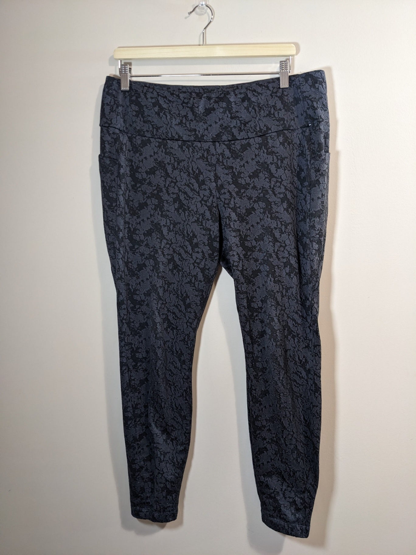 Grey & Black Leggings - XL