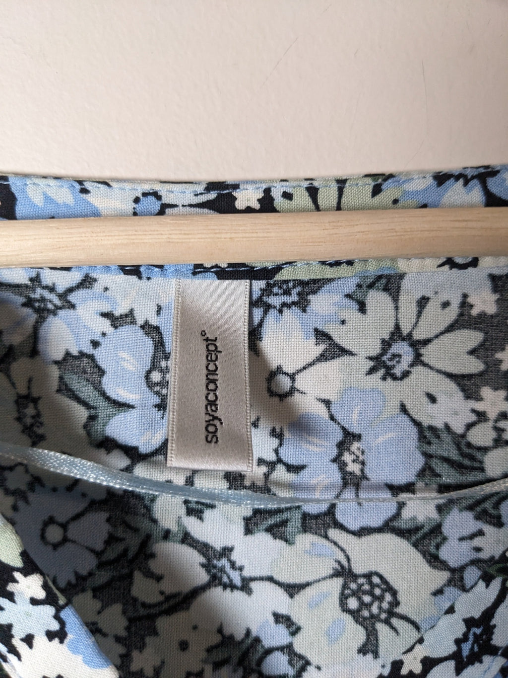 soyaconcept floral blouse - appears large