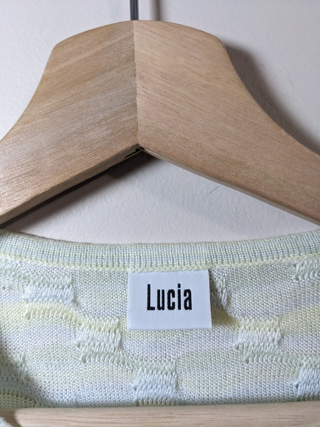 Lucia pastel knit - appears medium