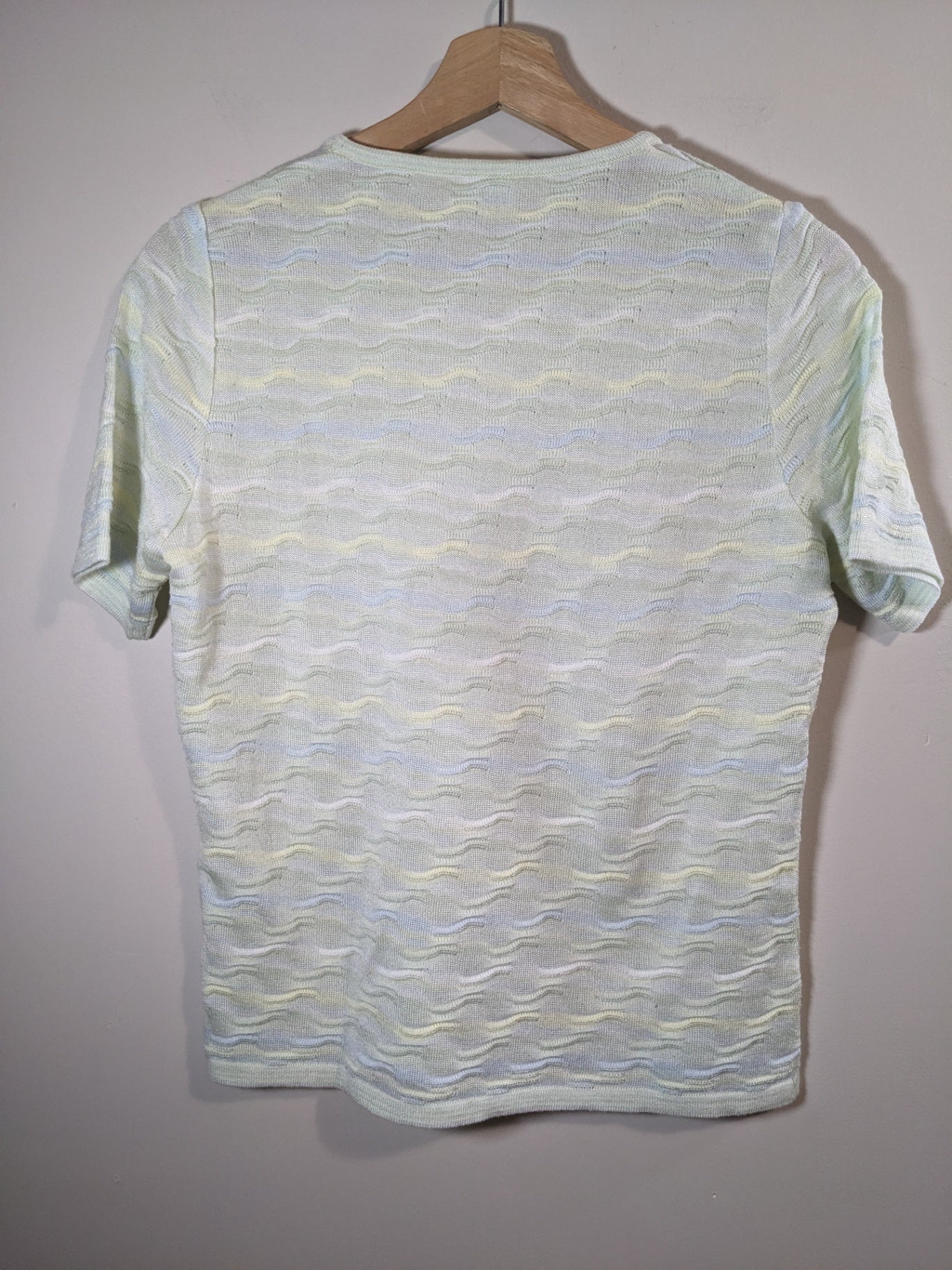 Lucia pastel knit - appears medium