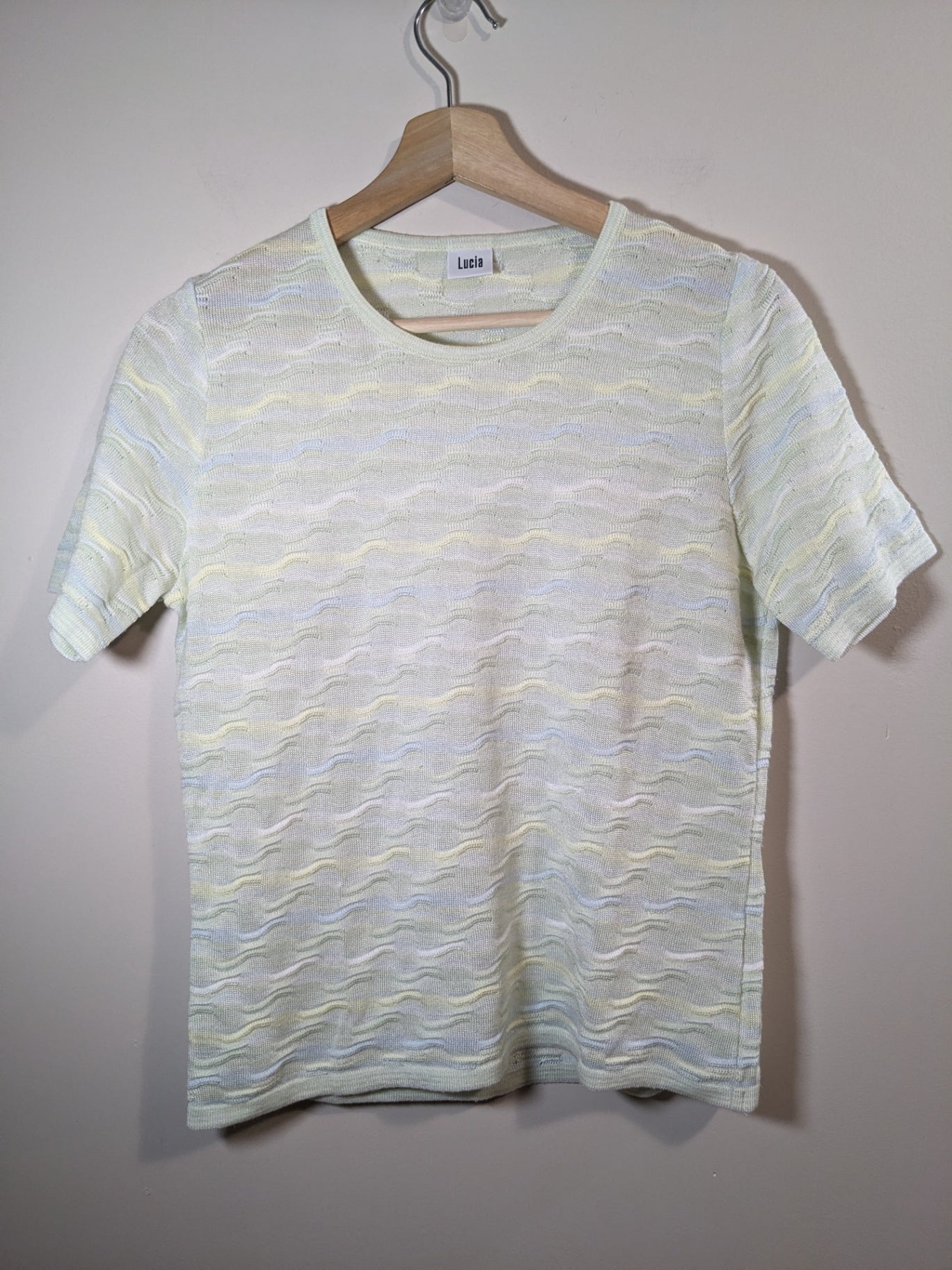 Lucia pastel knit - appears medium