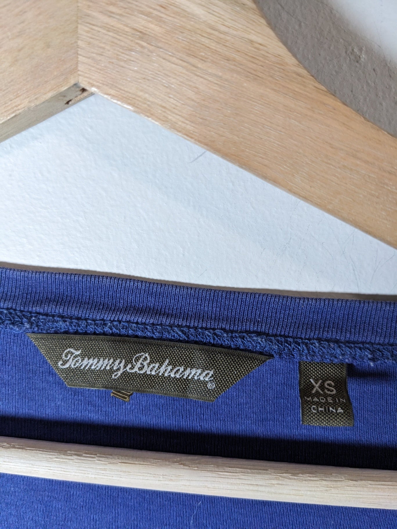 Tommy Bahama Blue T-Shirt - XS
