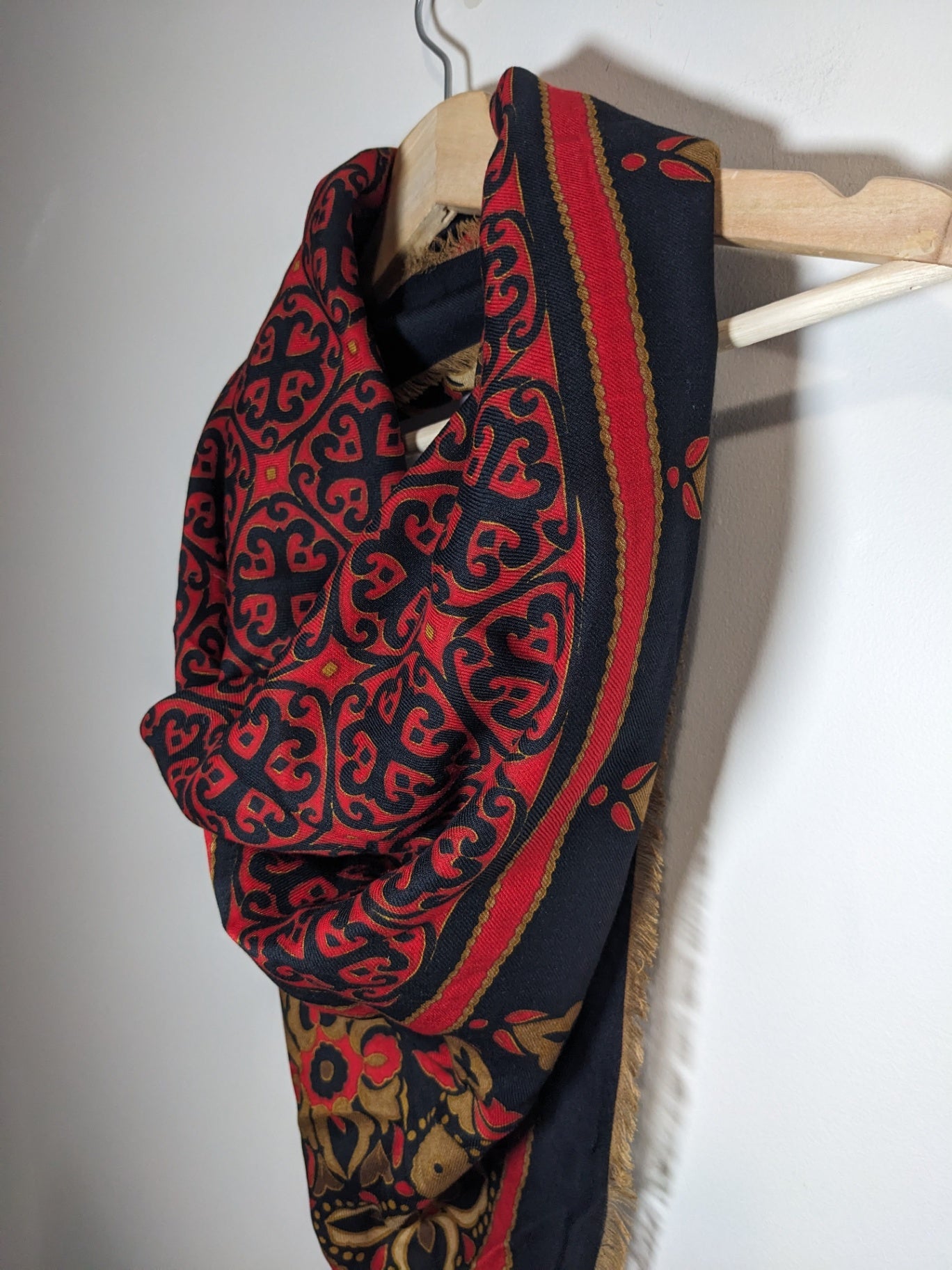 Jaeger black & red wool scarf- One Size