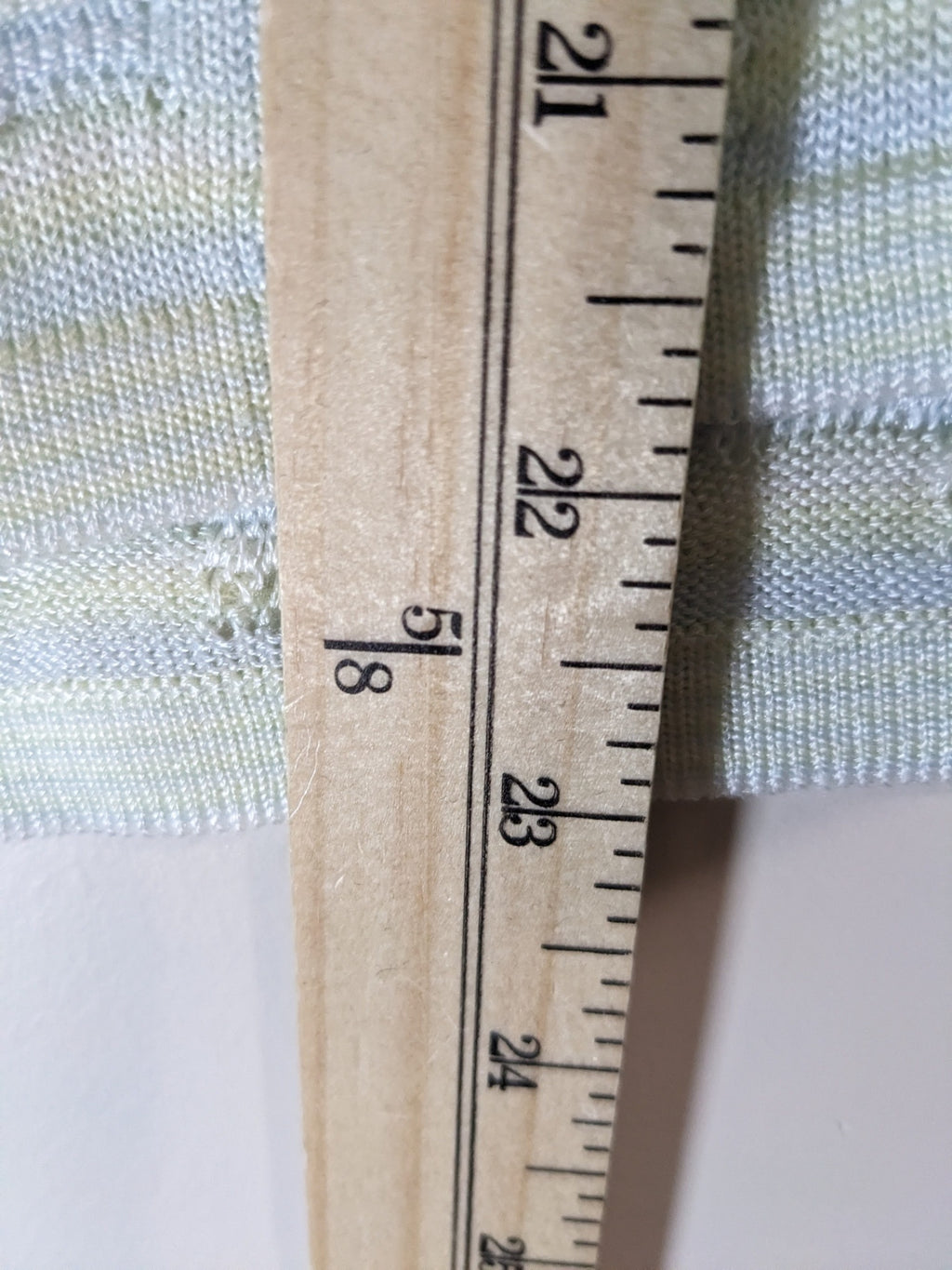 Lucia pastel knit - appears medium