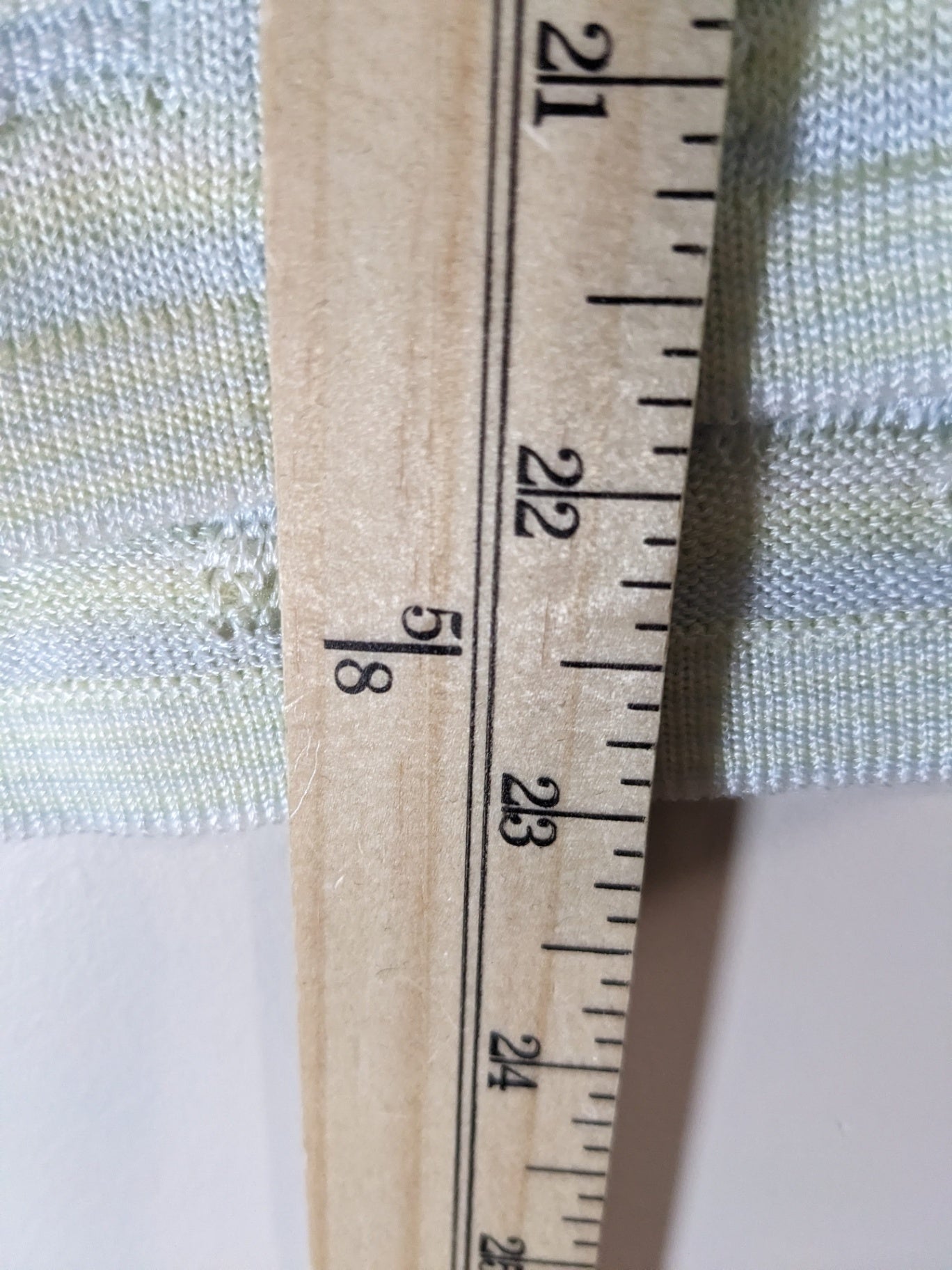 Lucia pastel knit - appears medium