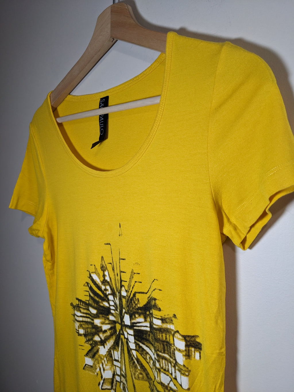 SAOPAULO yellow graphic t-shirt - sz 34 small