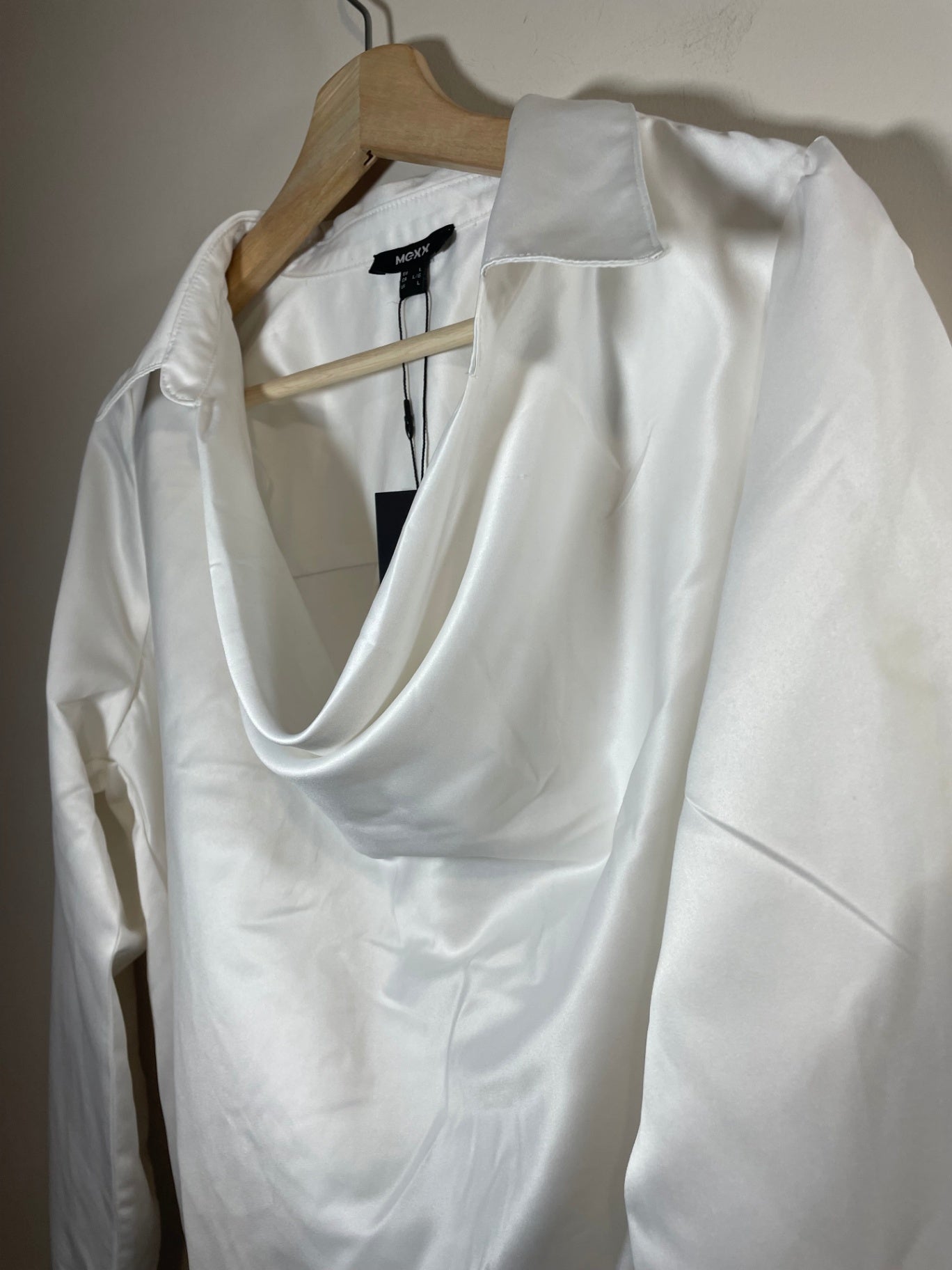 NWT Mexx White Slouch Neck Blouse - L