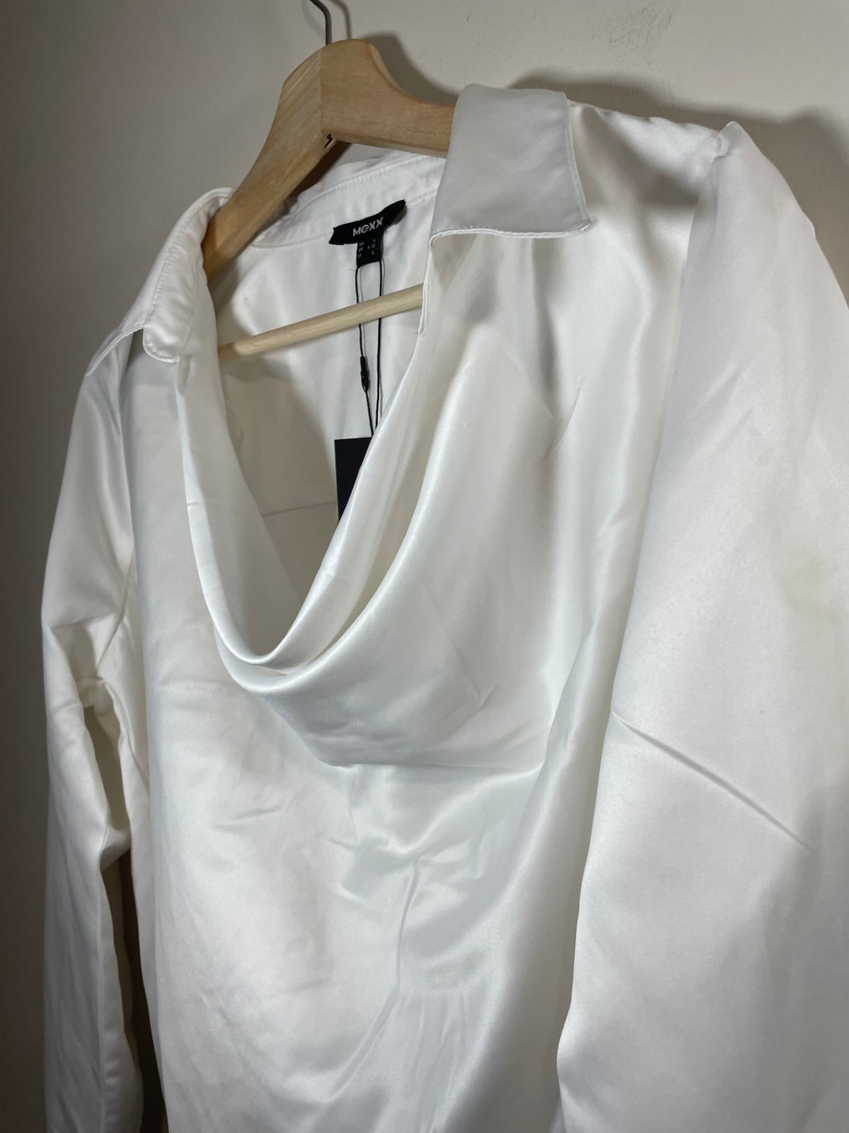 NWT Mexx White Slouch Neck Blouse - L